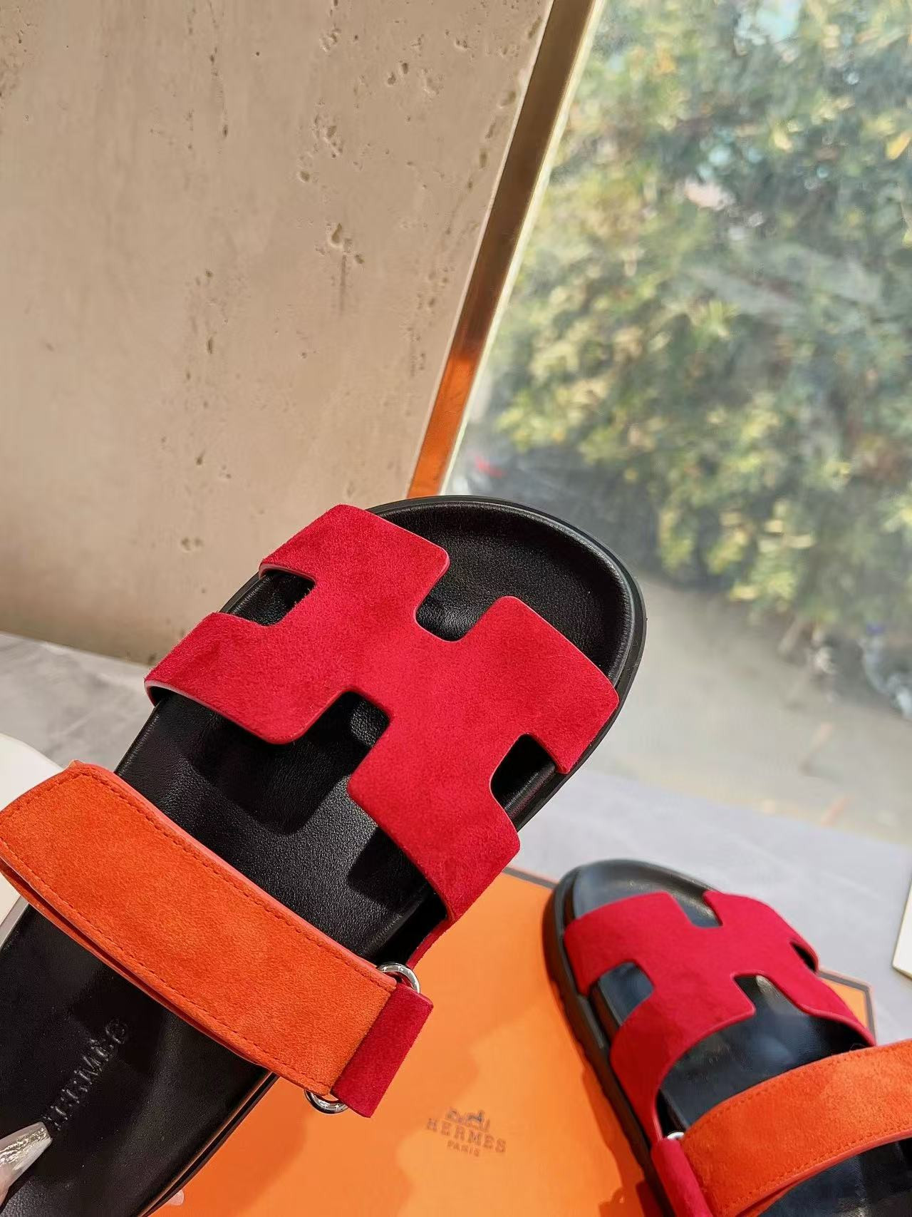 UA H**me5 Chypre Sandal