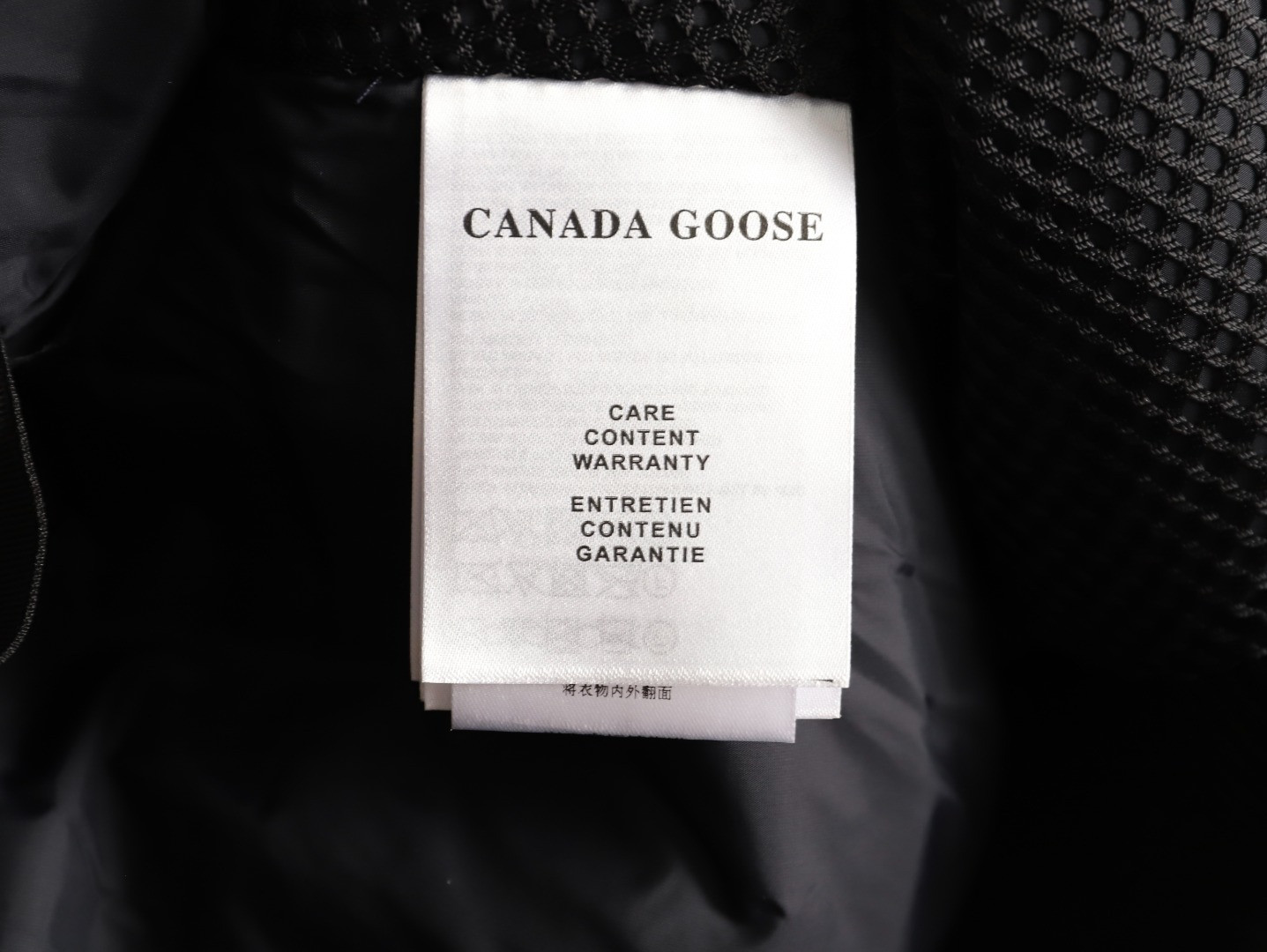 Can*a G00se Short Puffer jacket