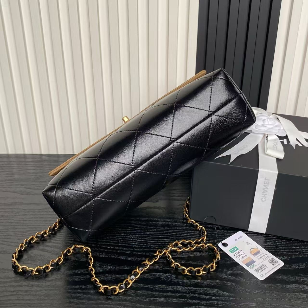 Ch**el Large Flap Bag with Top Handle AS5637 18x29x8cm