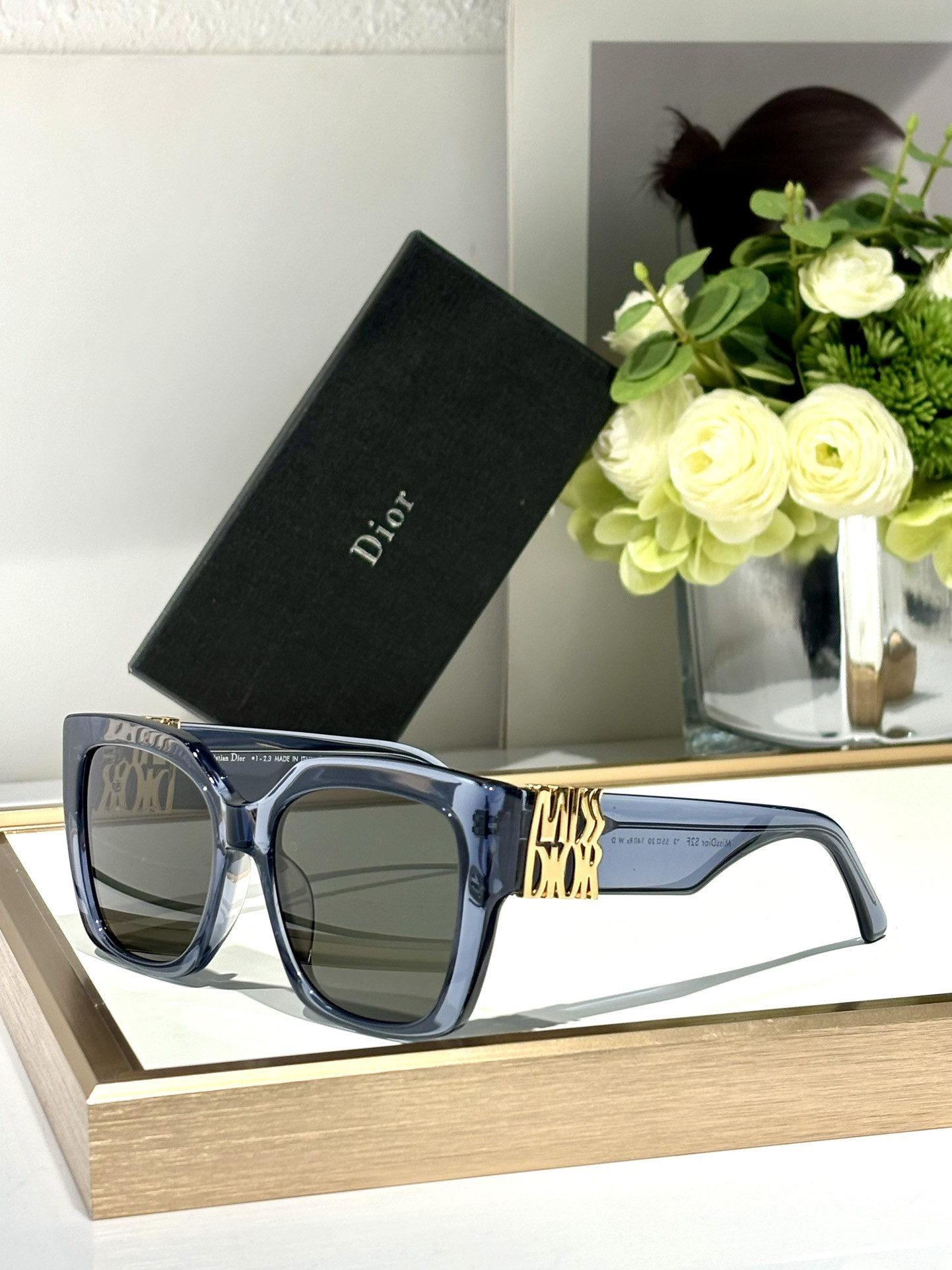 D10r Glasses