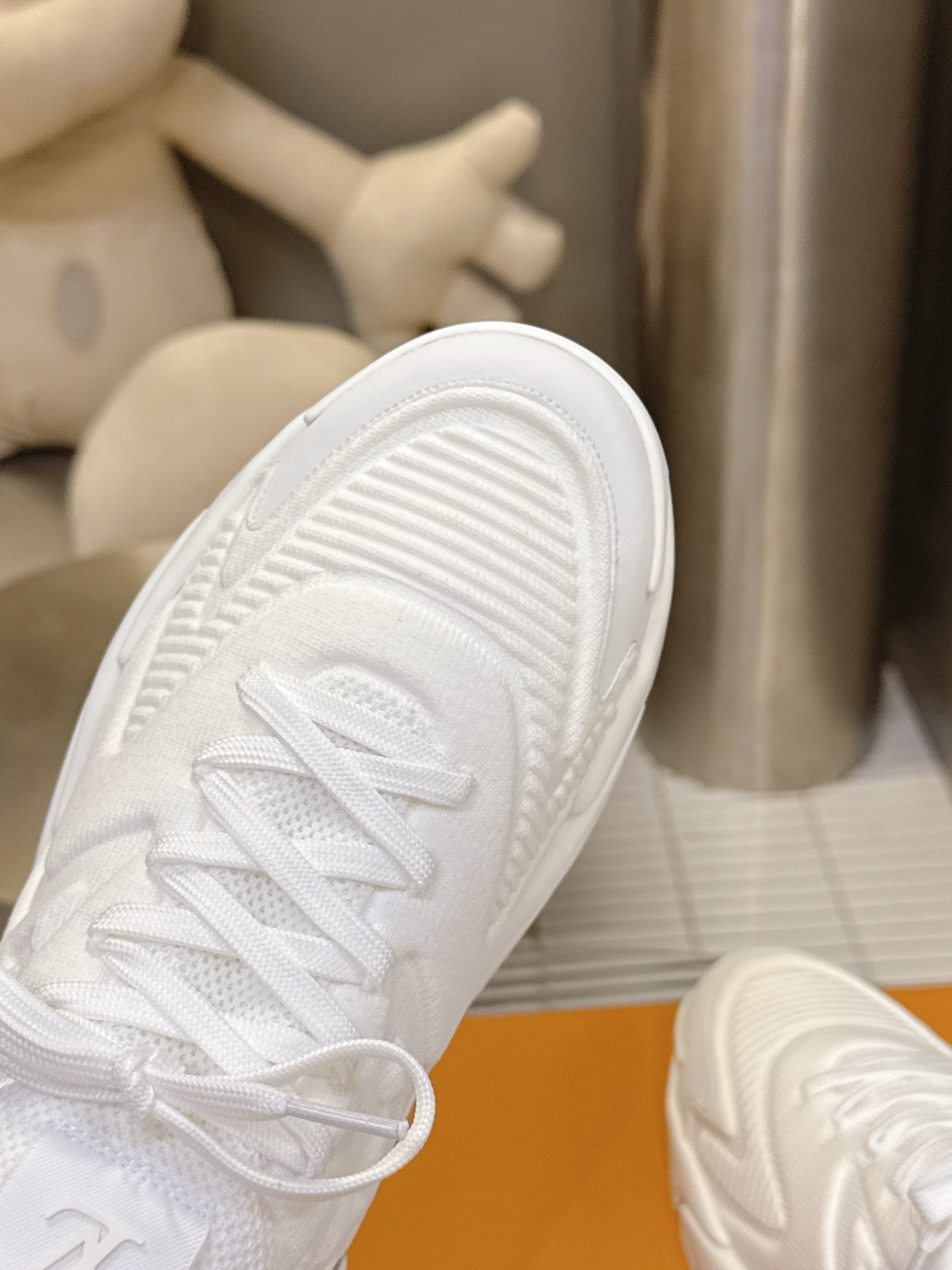 UA LV Sneakers