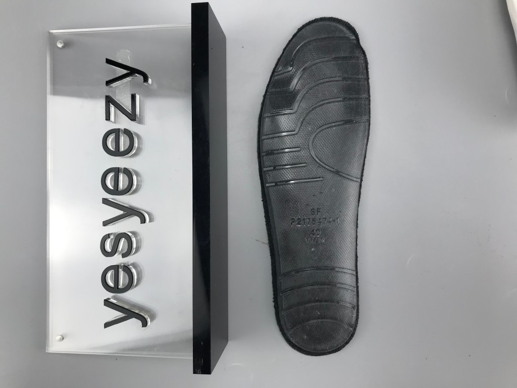 UA TRACK TRAINERS IN BLACK MESH AND NYLON LED SNEAKER