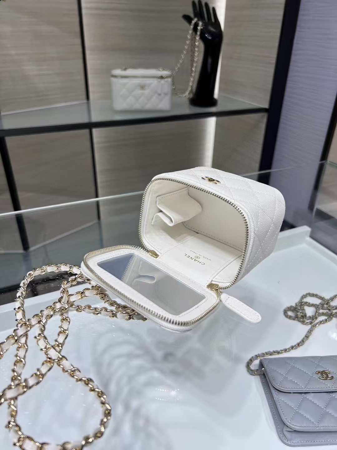 Ch**el Small Vanity with Chain 9.5x13x6cm