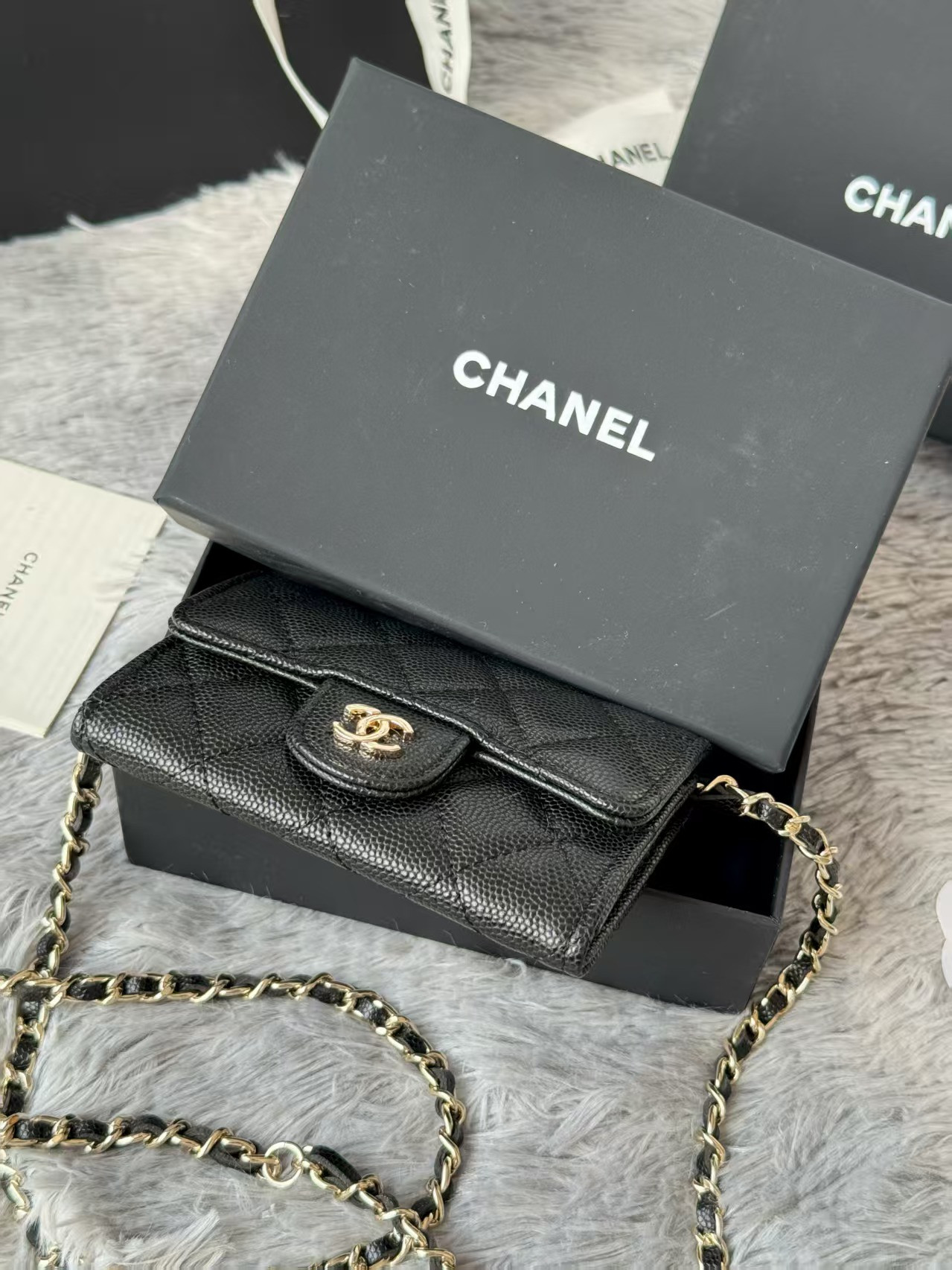 Ch**el Wallet on Chain 11x7.5x2cm