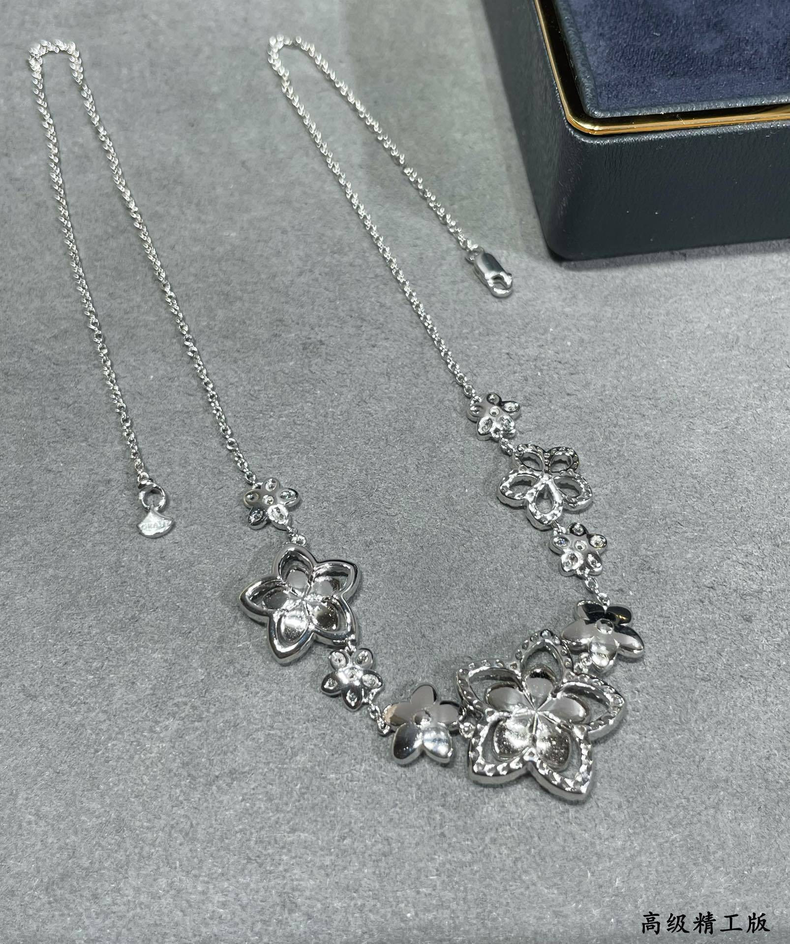 Graff Multi-flower necklace