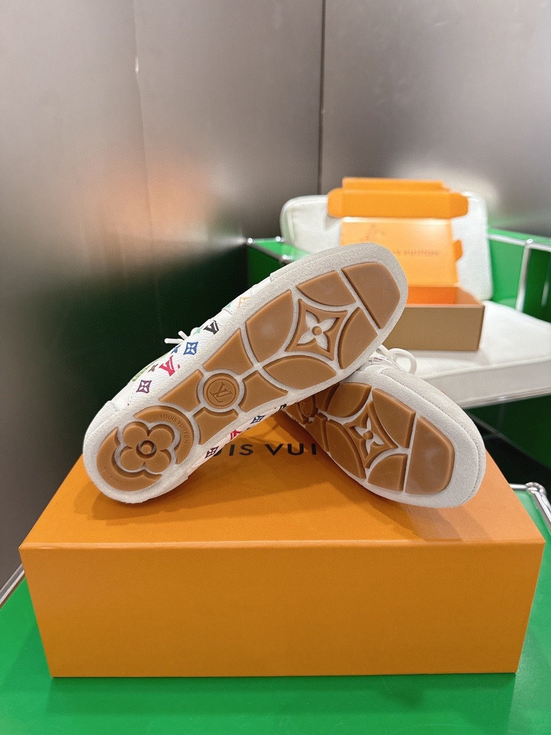 UA LV Sneaker