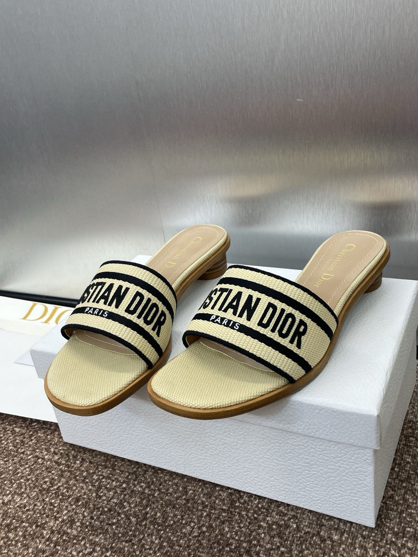 UA D10r Dway Heeled Slide