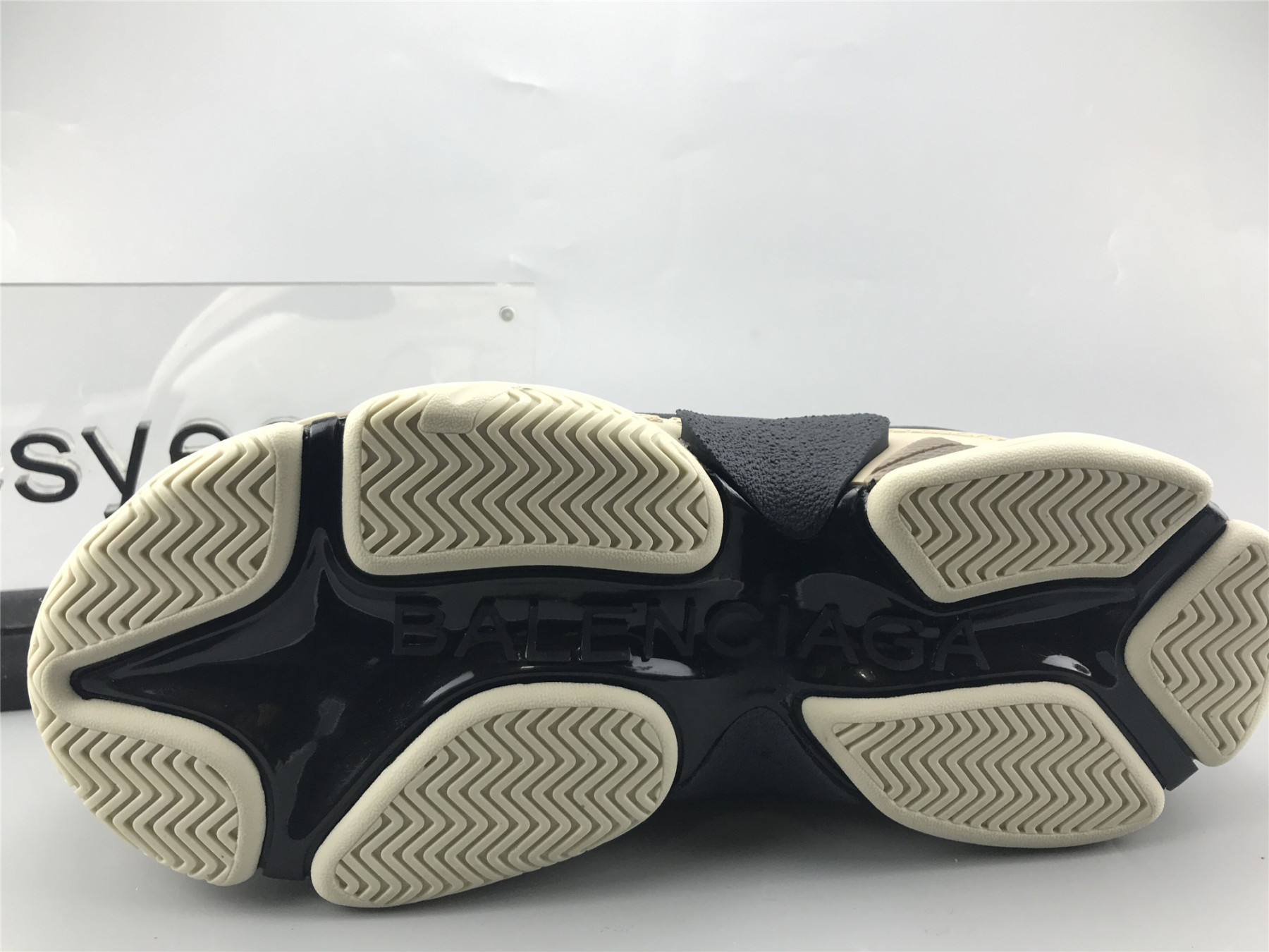 UA TRIPLE S VANILLE