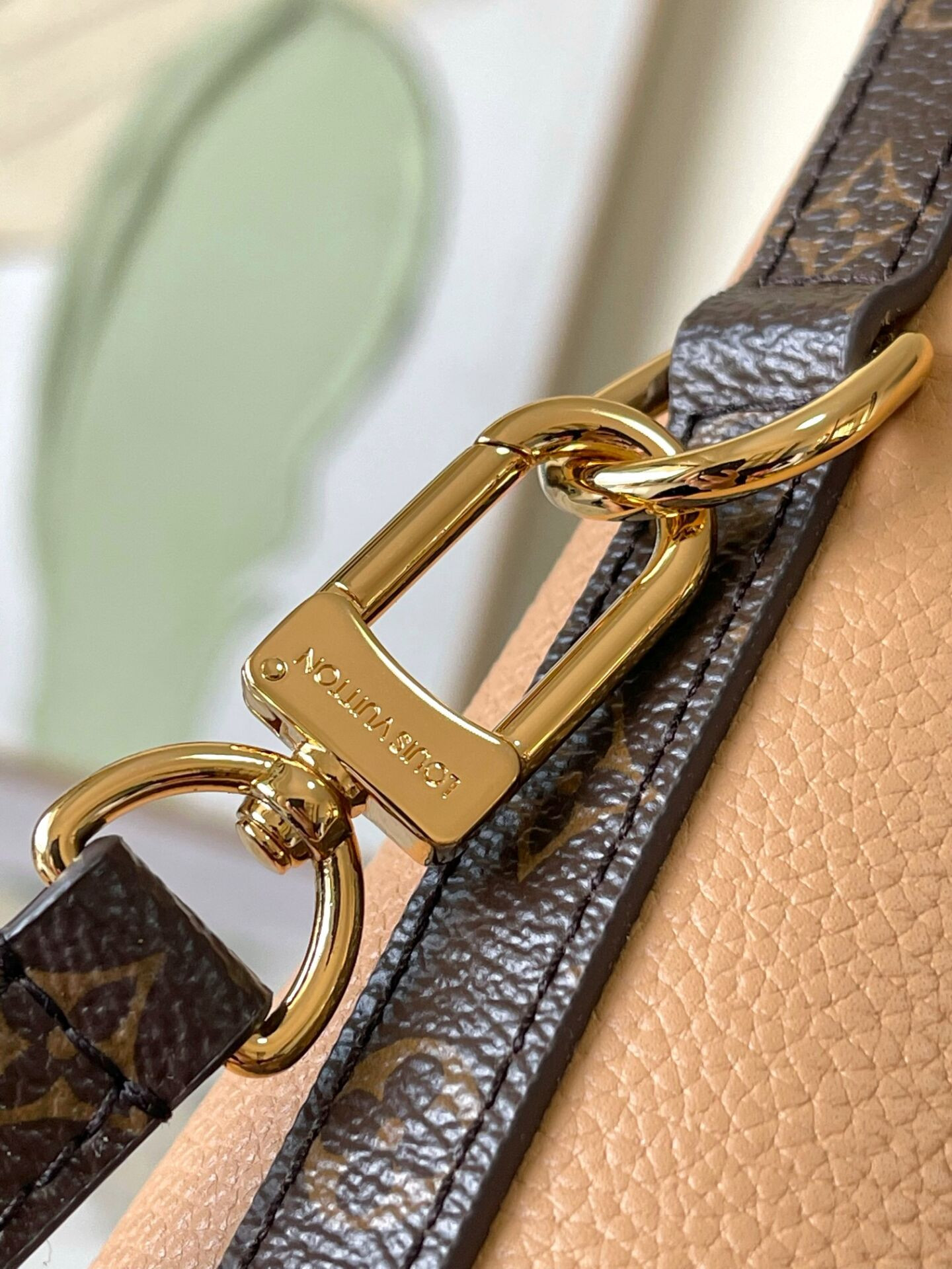 LV Multipass M28029 30x26x10cm