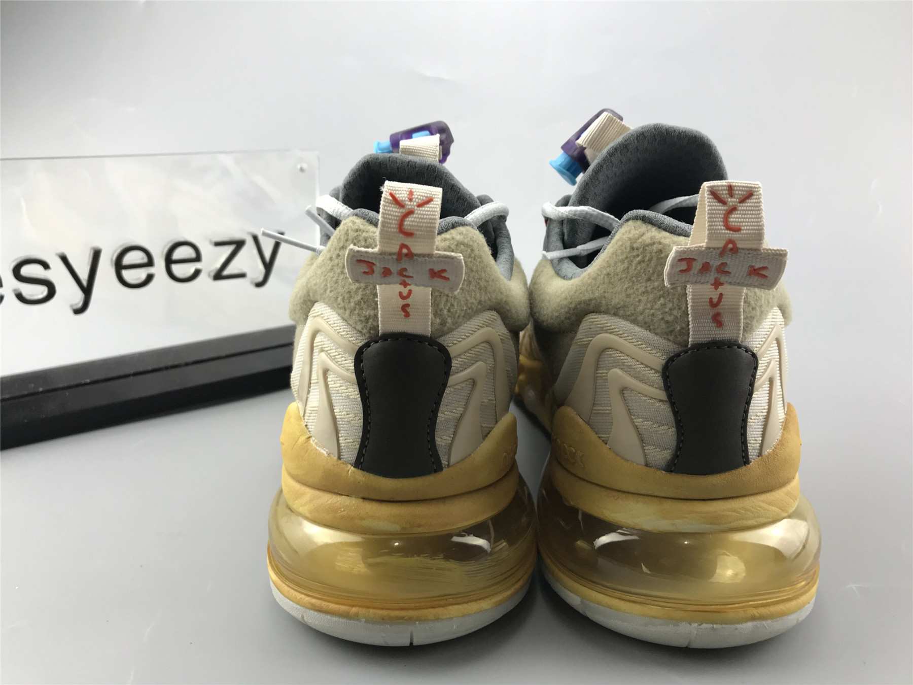 UA TRAVIS SCOTT X AIR MAX 270 REACT