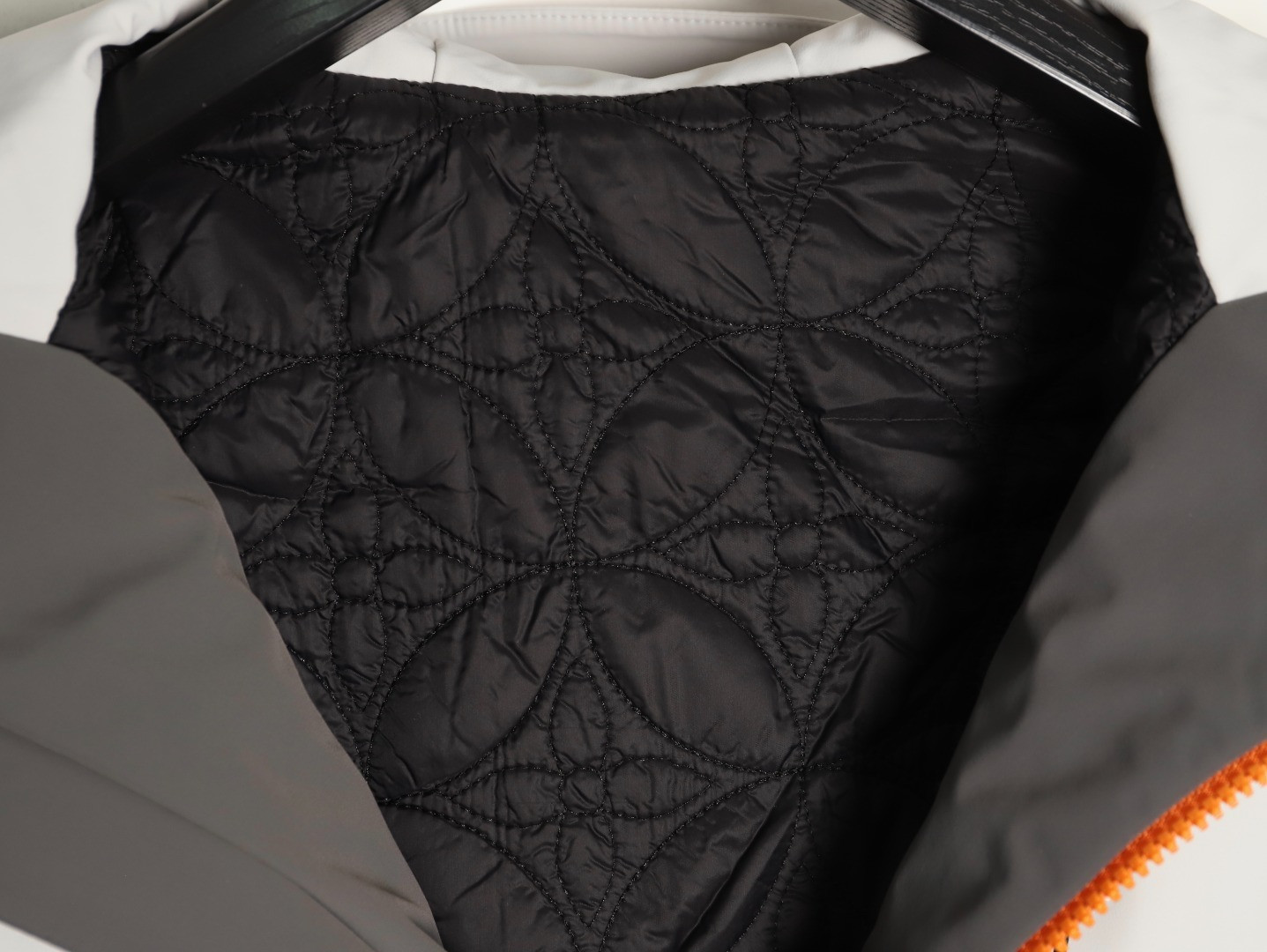 L0vis Vvtt0n 25FW Padded jacket