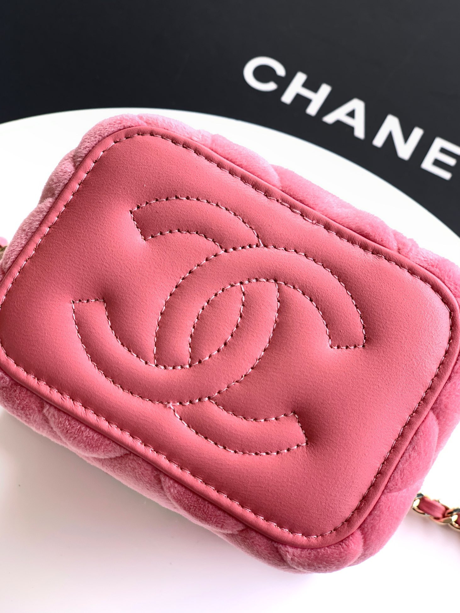 Ch**el Small Vanity with Chain 8.5x11x7cm