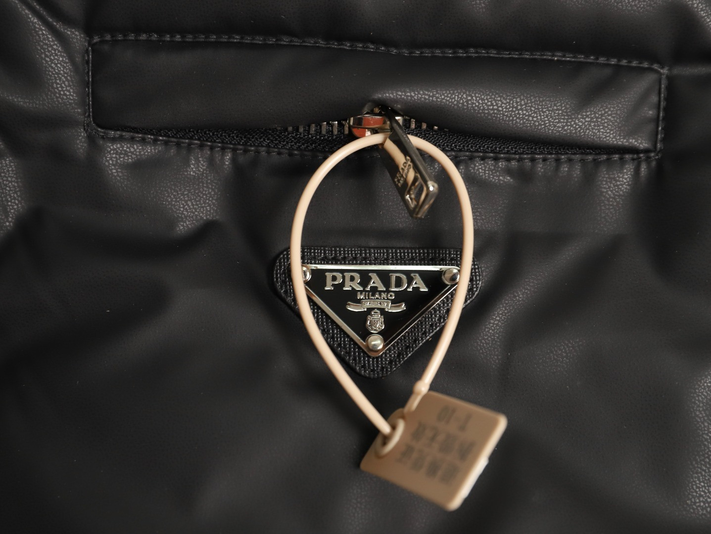 Pra*a Short Puffer jacket