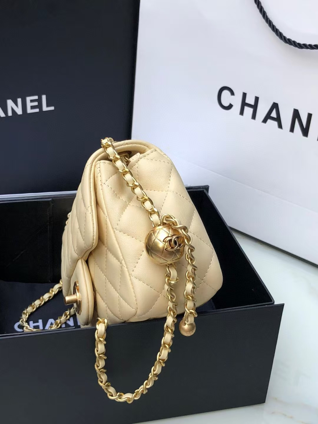 Ch**el MINI FLAP 13.5 × 17 × 8 cm