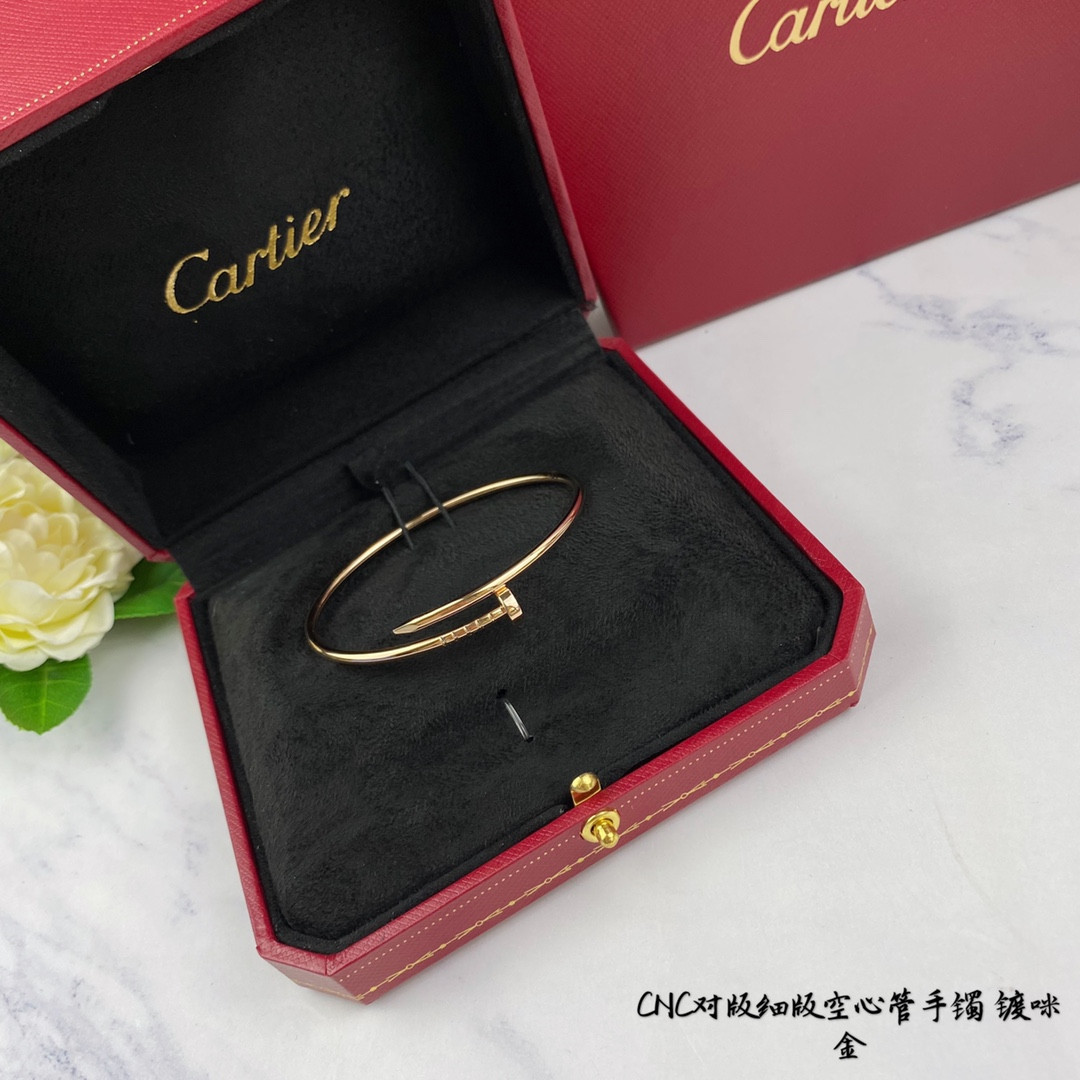 Ca*t1er Thin Hollow Tube Polished Nail Bracelet