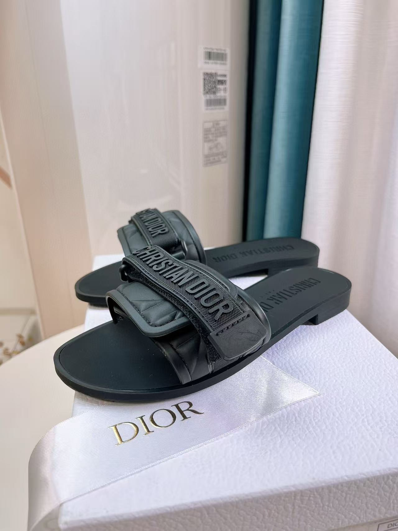 UA Dio(r)evolution Slide