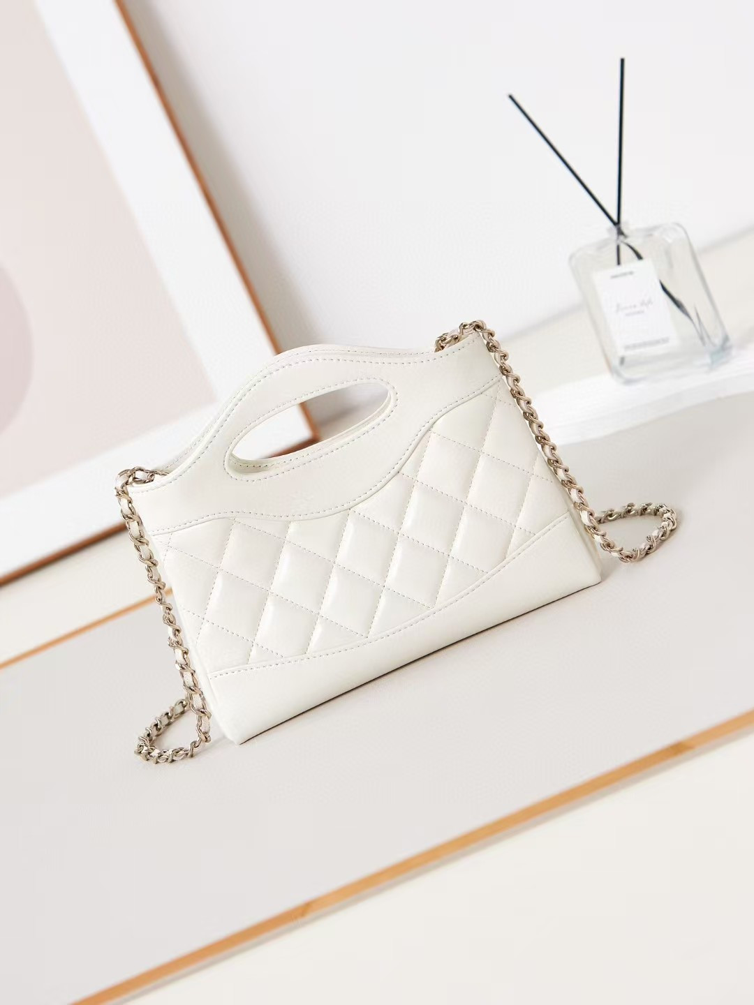 Ch**el 31 Nano Chain Bag Lambskin AS3656 17.5x20.5x4cm