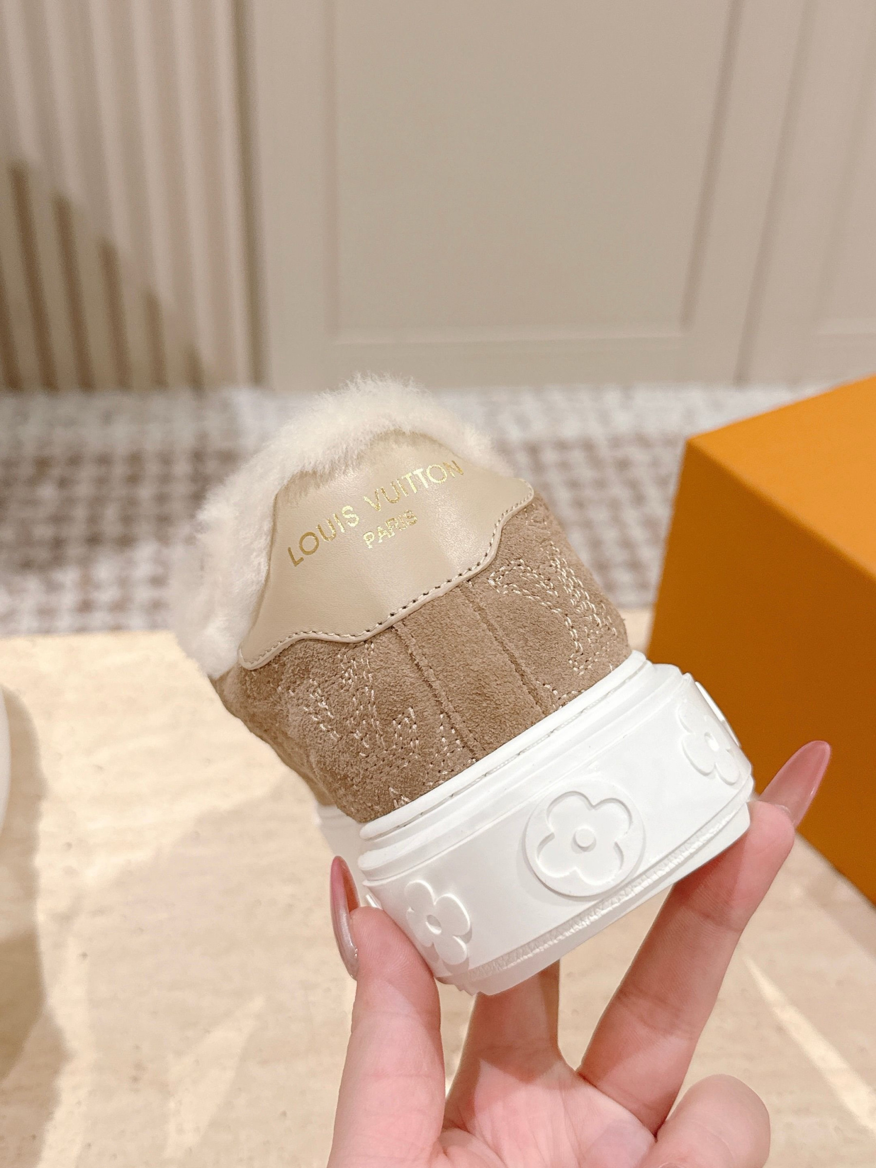 UA LV Time Out Sneaker