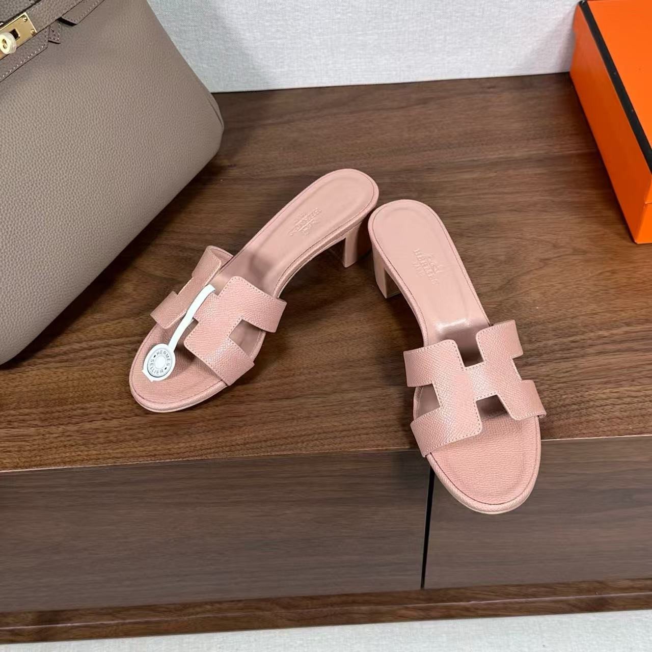 UA H**me5 Oasis Sandal