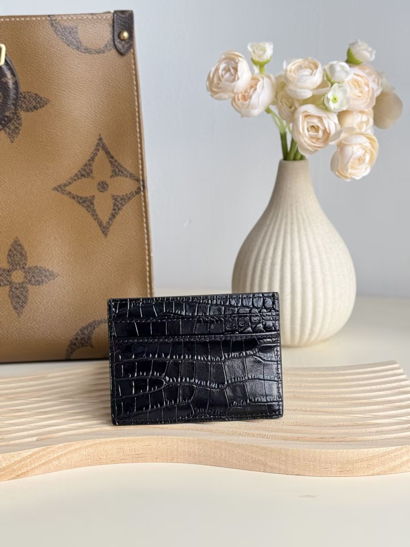 Y51 Card holder 10x7.5x0.5cm
