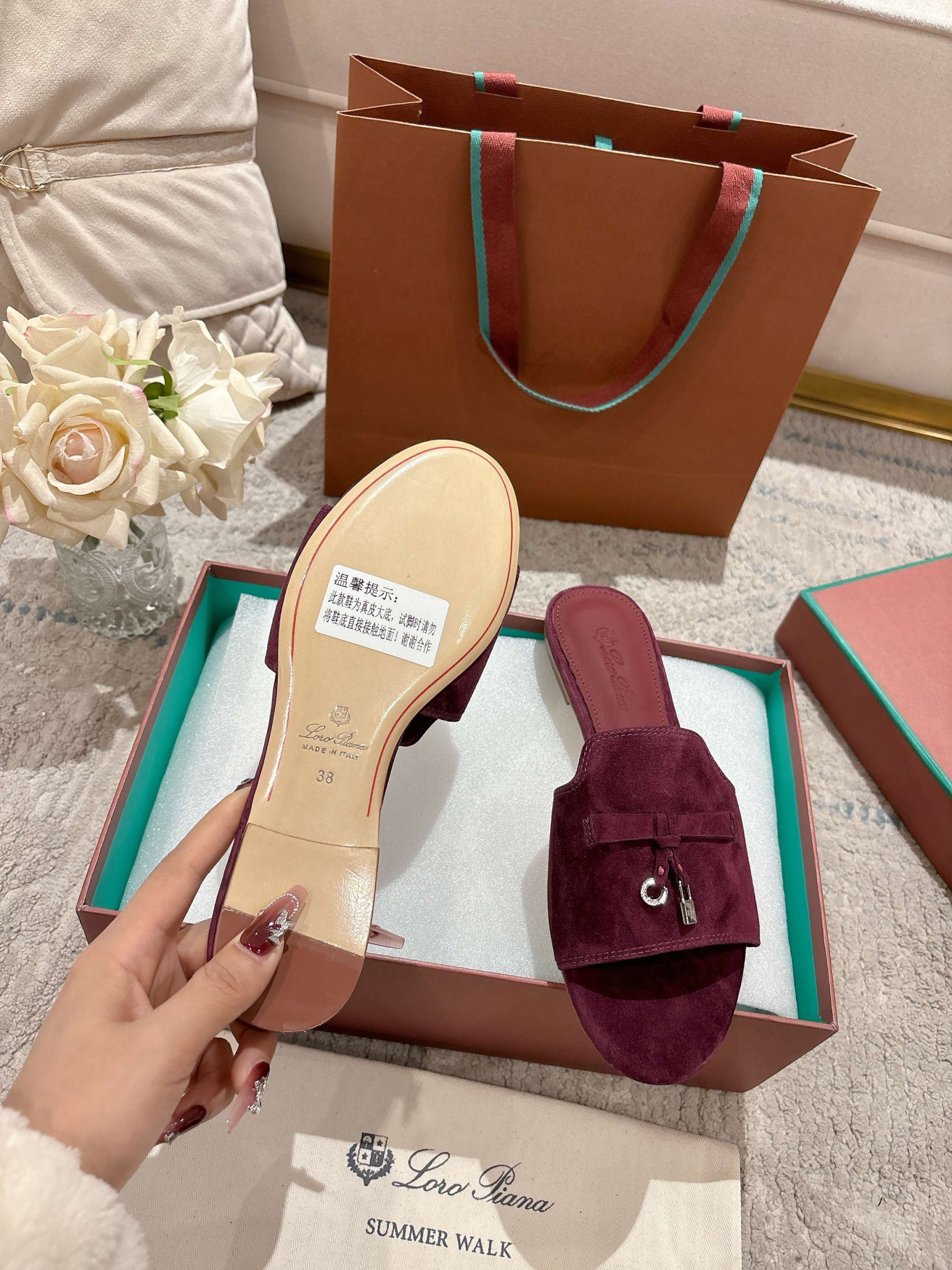 UA L0r0 P1ana Summer Charms Sandal