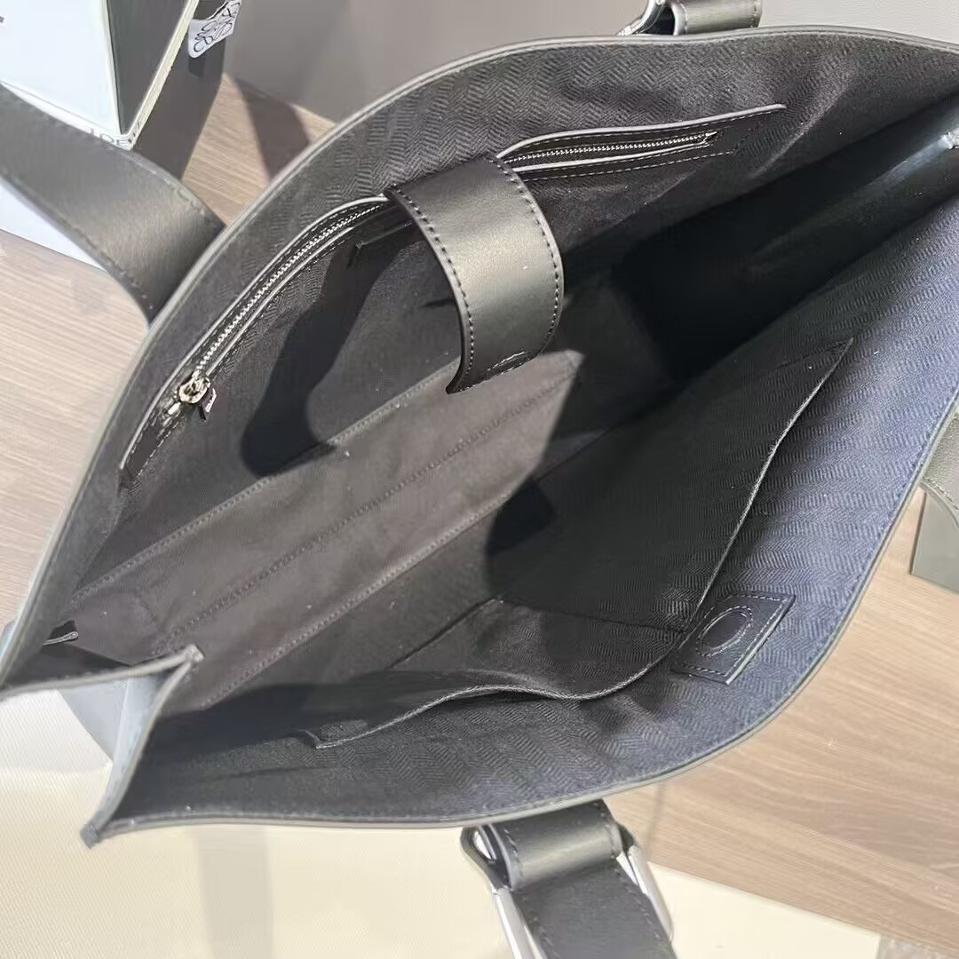 L0ew* Buckle Horizontal Tote in classic calfskin 38.7×9.2×32.9cm