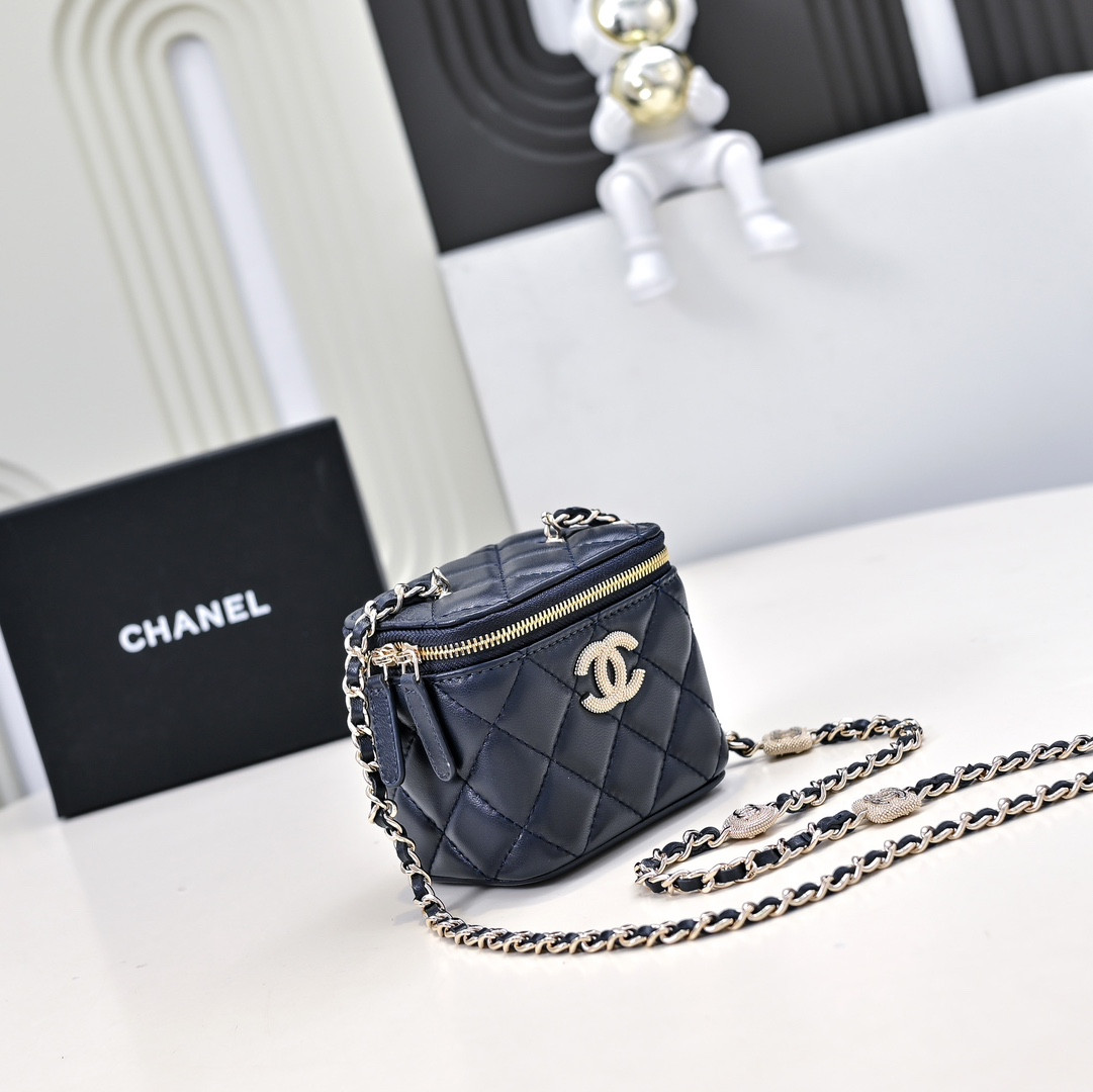 Ch**el SMALL VANITY WITH CHAIN 11x8.5x7cm