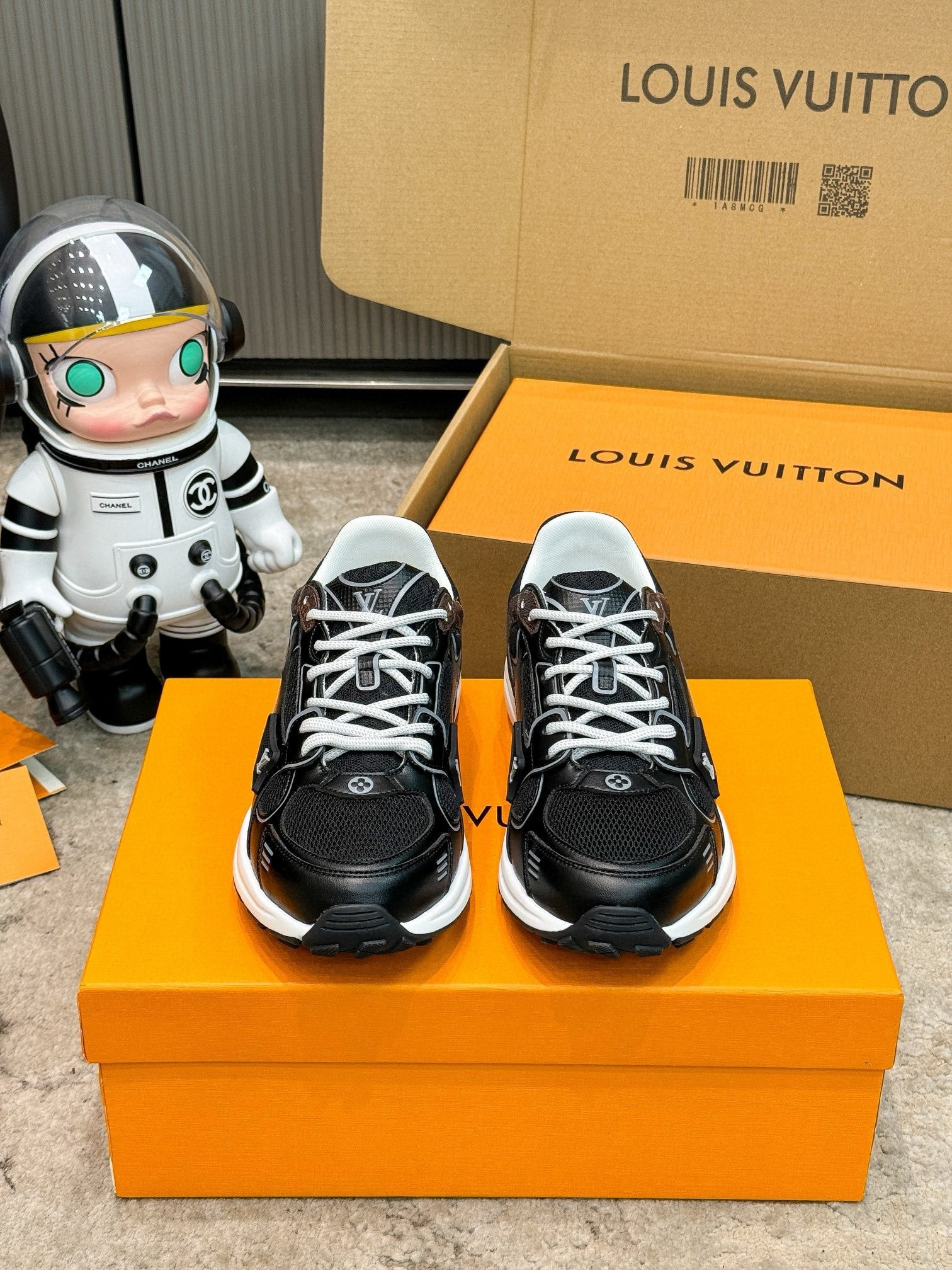 UA LV Olympia Sneakers