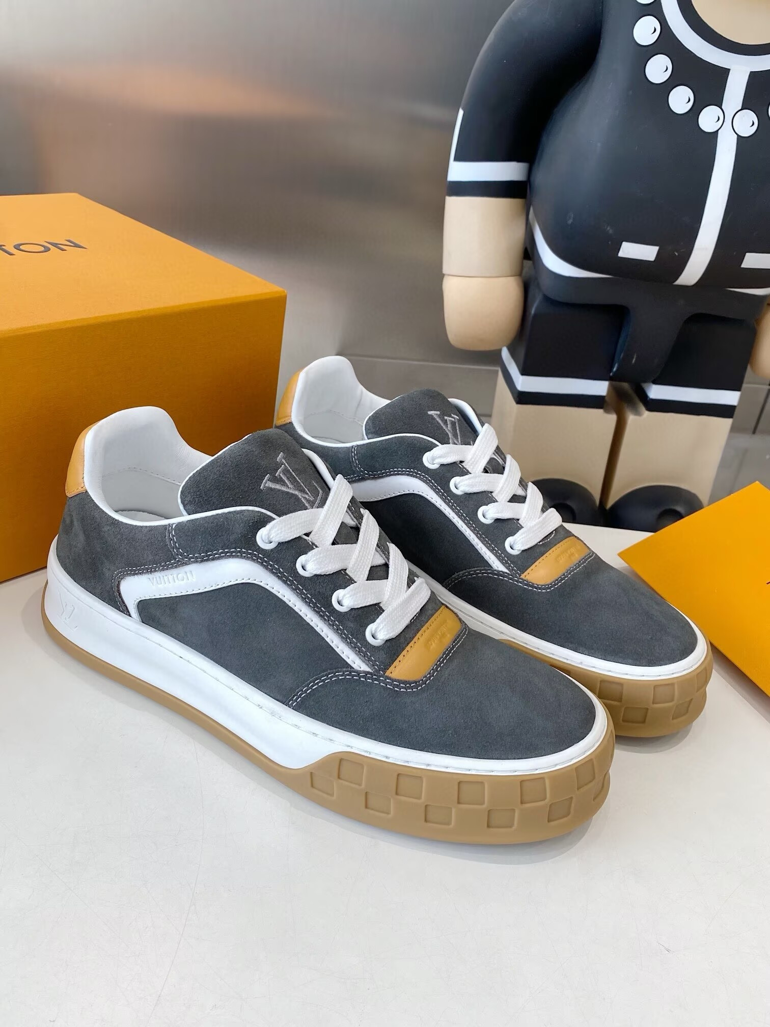 UA LV Tilted Sneaker