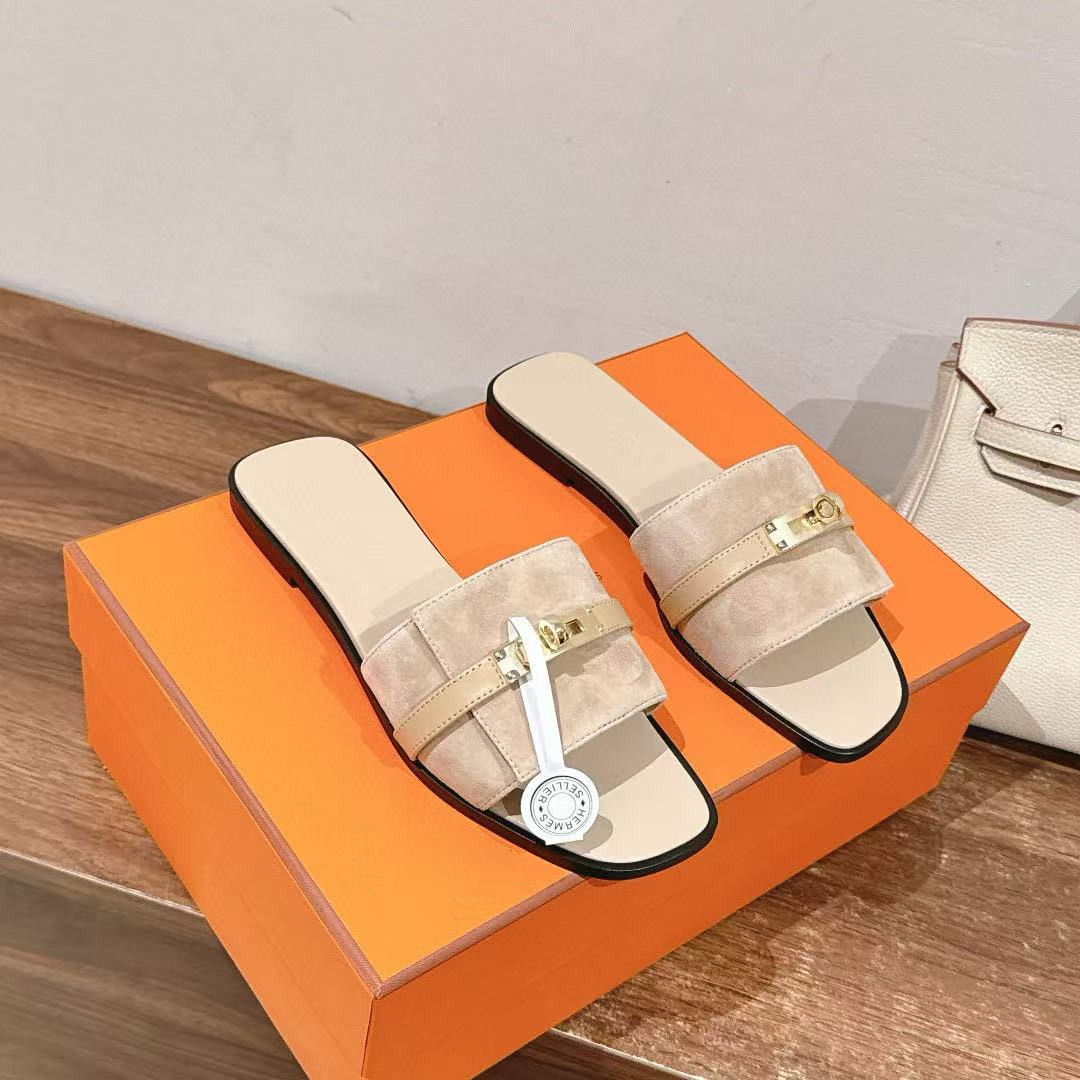 UA H**me5 Giulia sandal