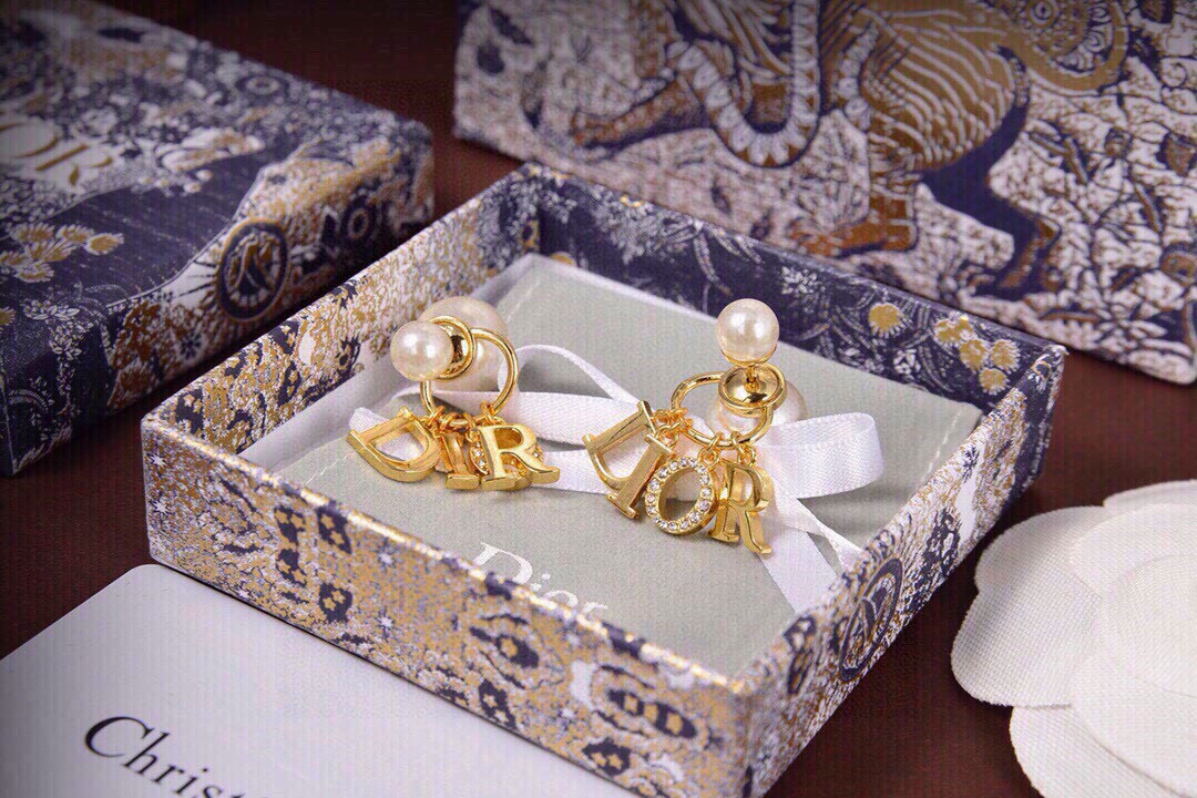D10r Earrings