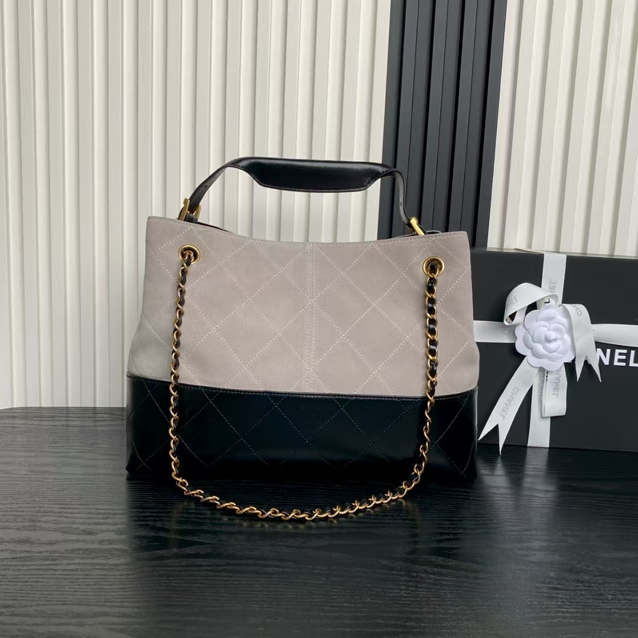Ch**el Small Shopping Bag AS5634 24x36x14cm