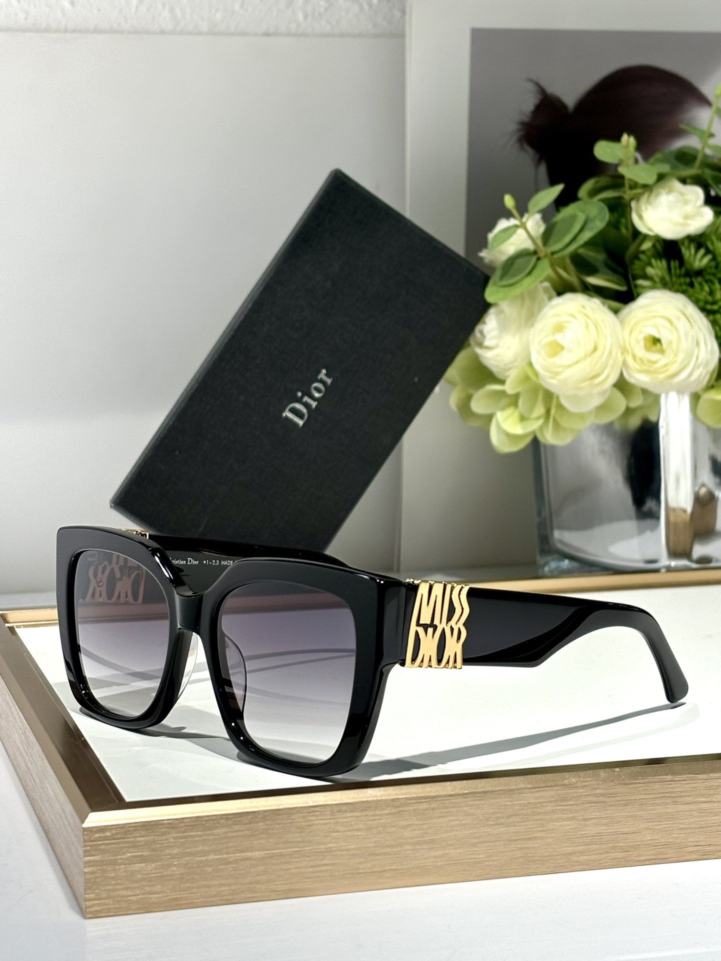 D10r Glasses