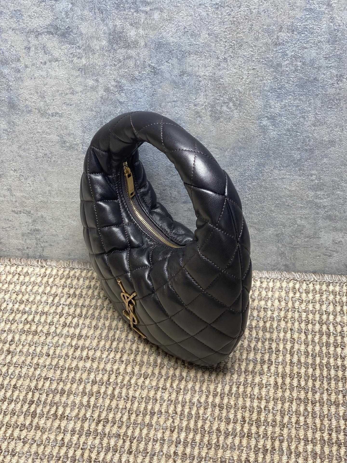 Y51 ICARINO IN QUILTED NAPPA 17x13x3cm
