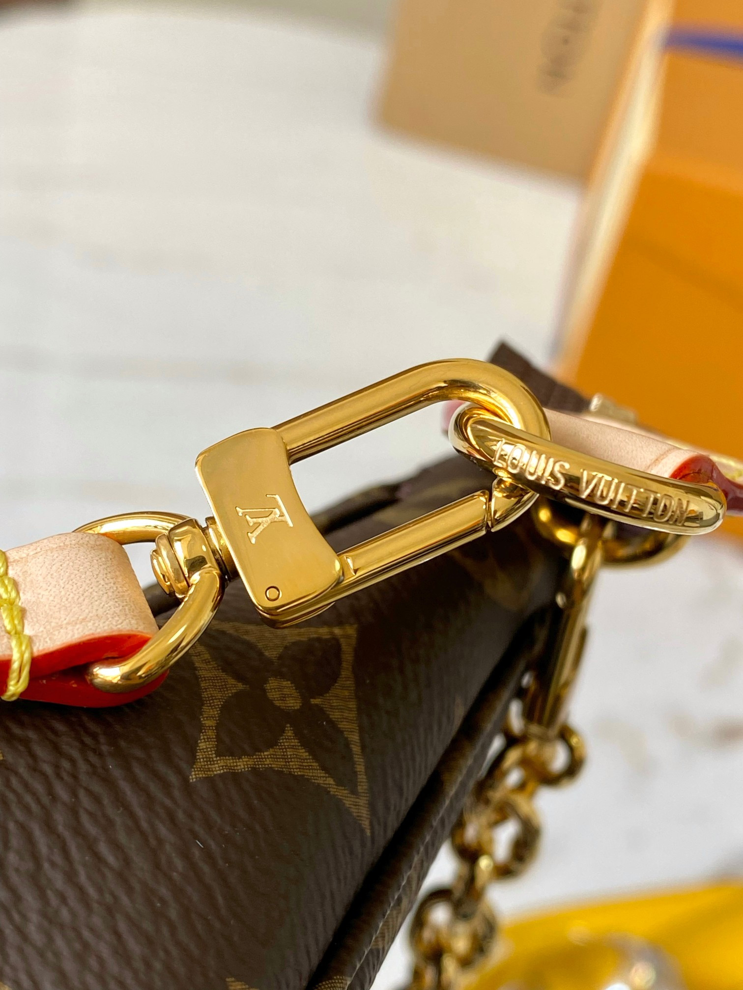 LV Pochette Accessoires M82766 23.5x13.5x4cm