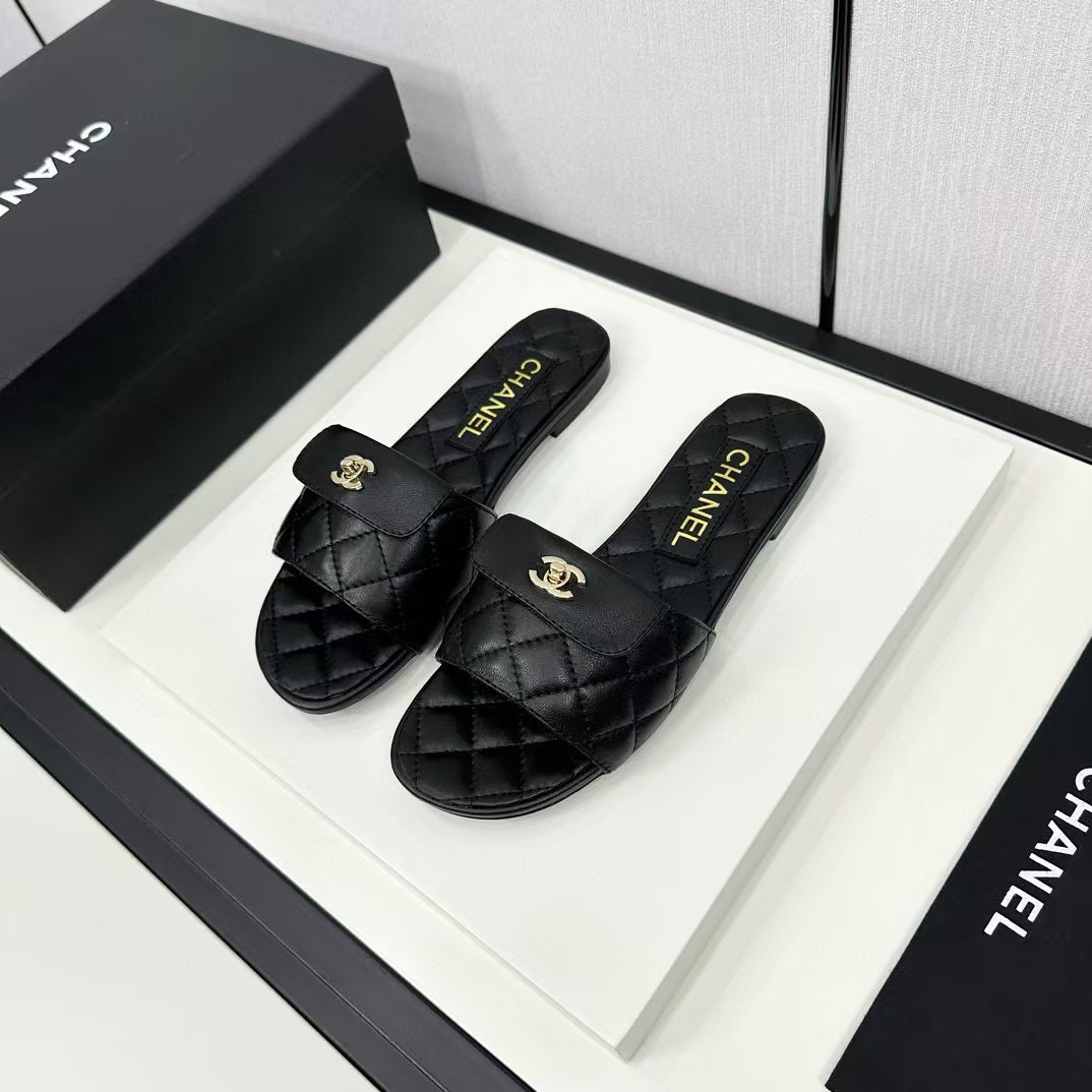 UA Ch**el Slippers