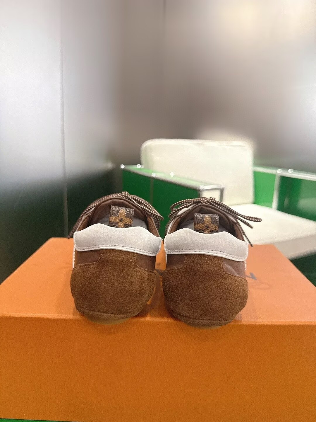 UA LV Sneaker