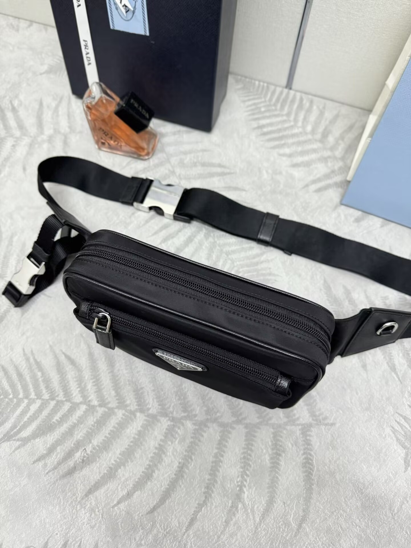 Pra*a Belt Bag 21x12.5x4.5cm