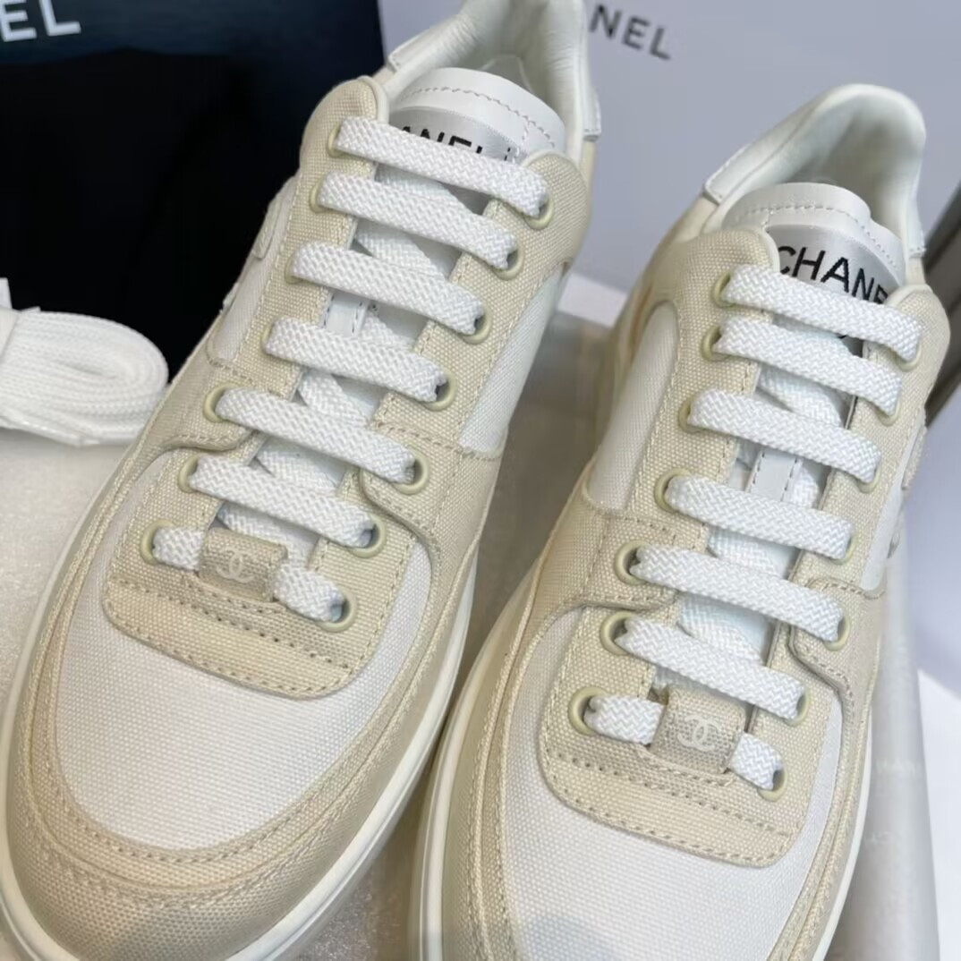 UA Ch**el SNEAKER