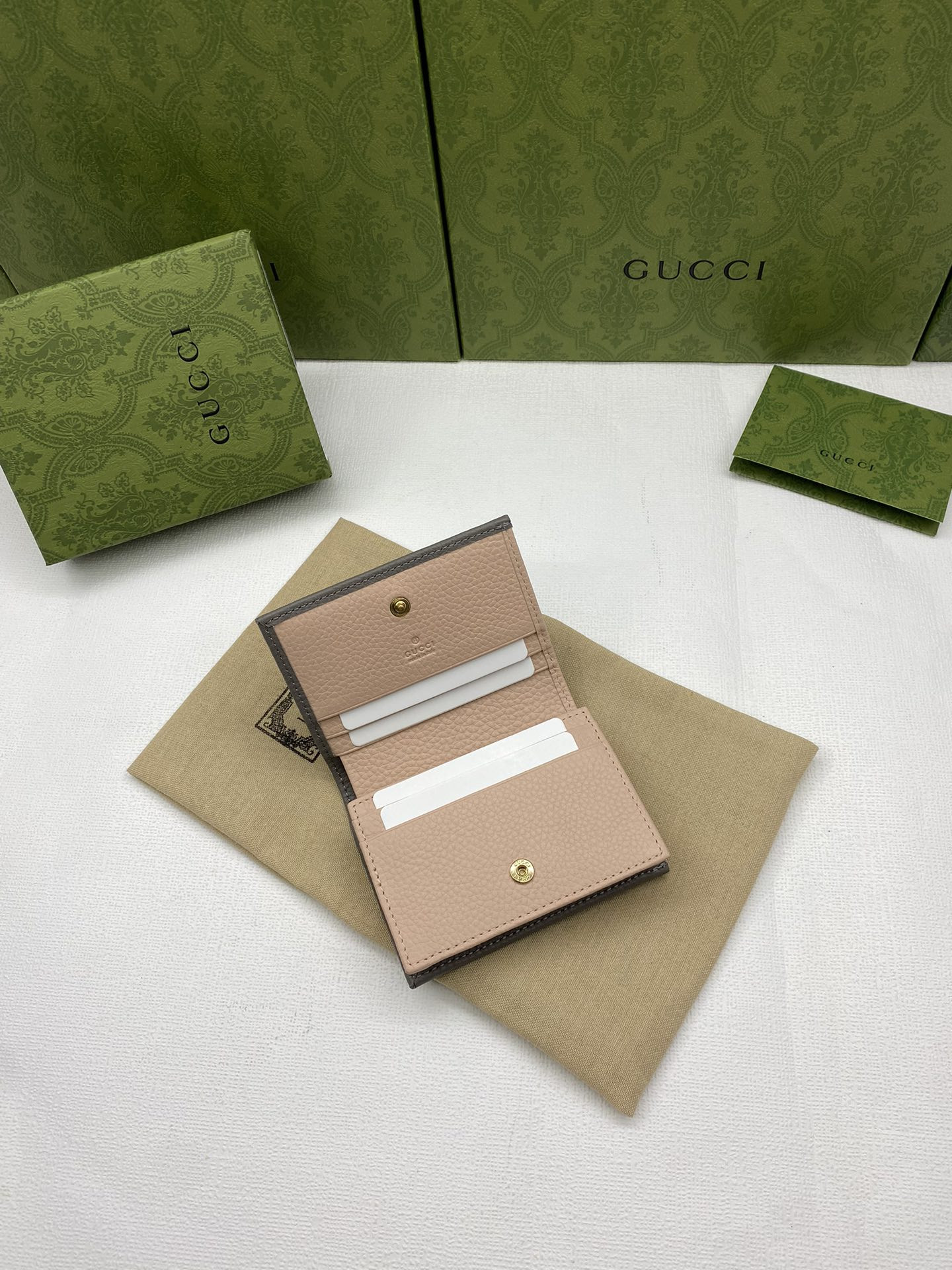 Gvc*1 HUHU card wallet 11x8.5x3cm