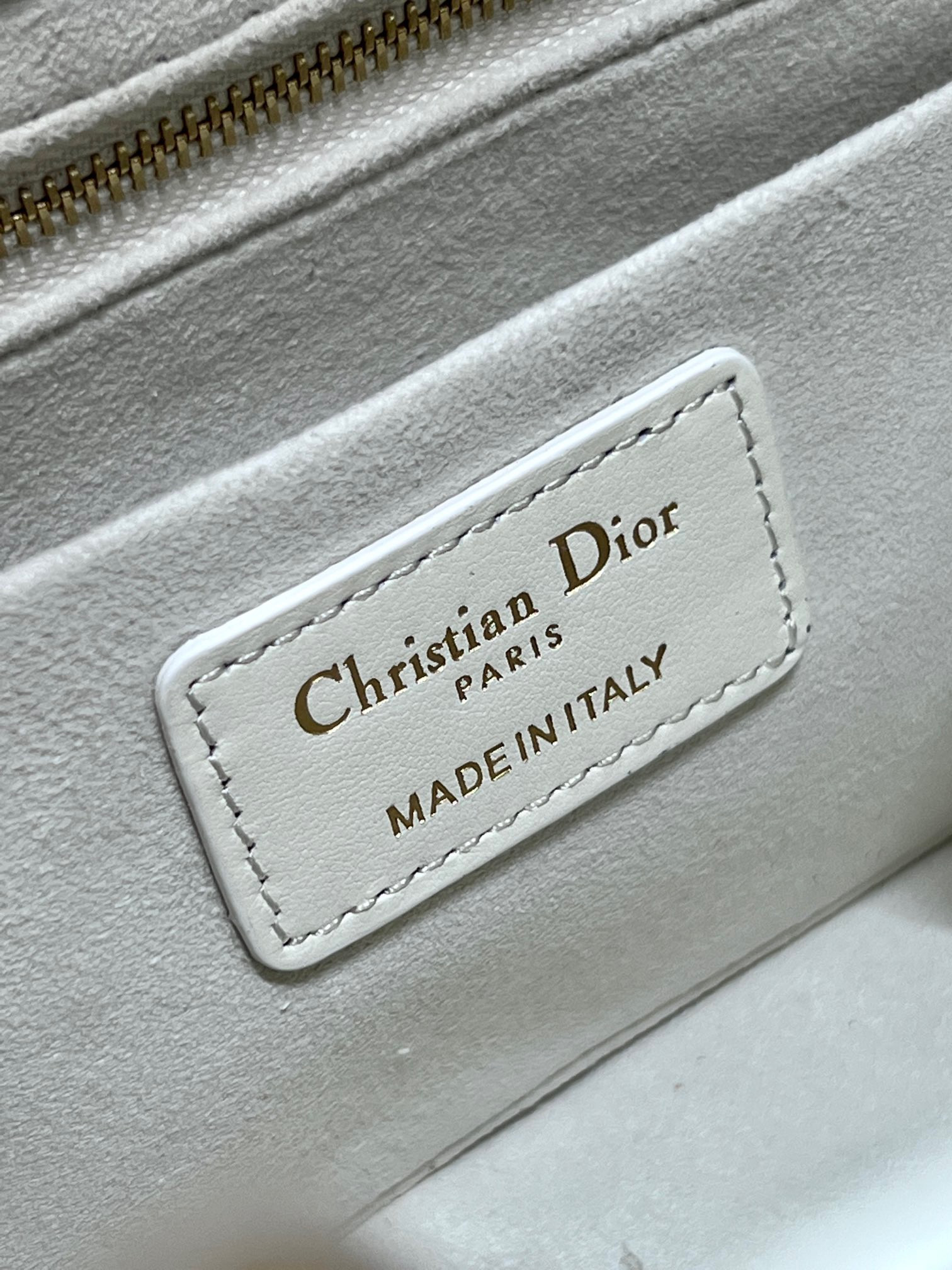 Lady D10r 95•22 24×16.5×9.5cm