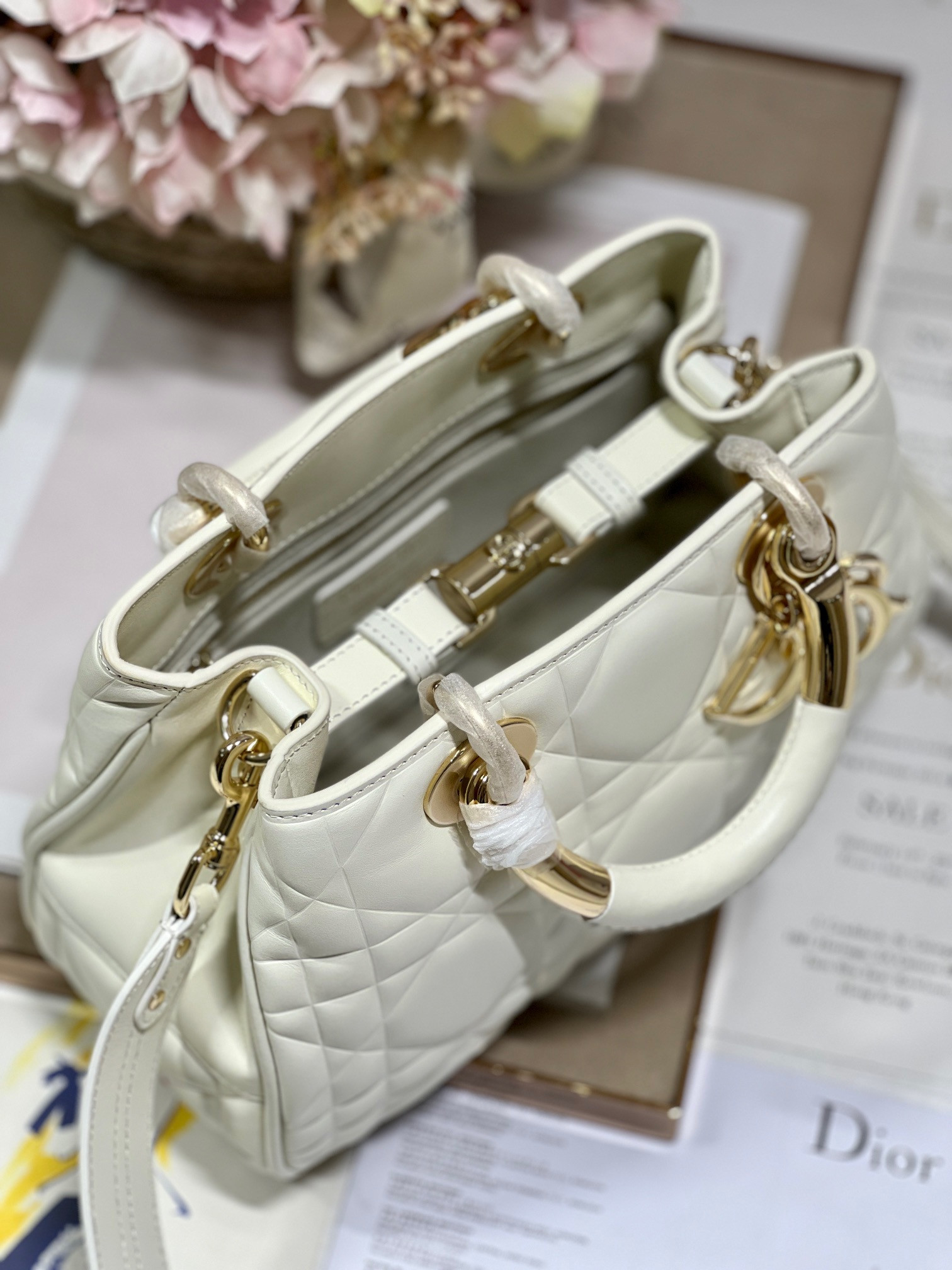 Lady D10r 95•22 24×16.5×9.5cm