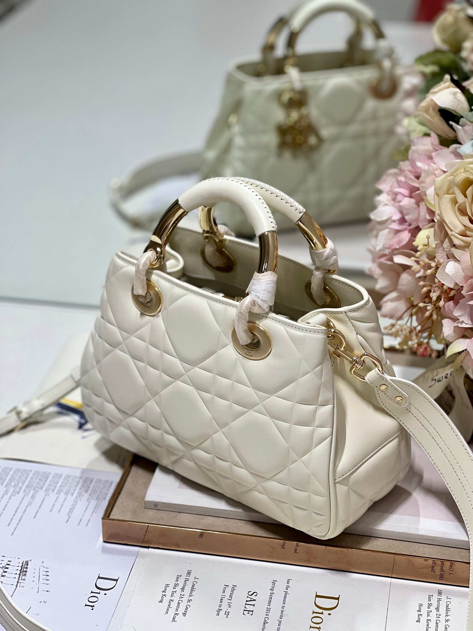 Lady D10r 95•22 24×16.5×9.5cm