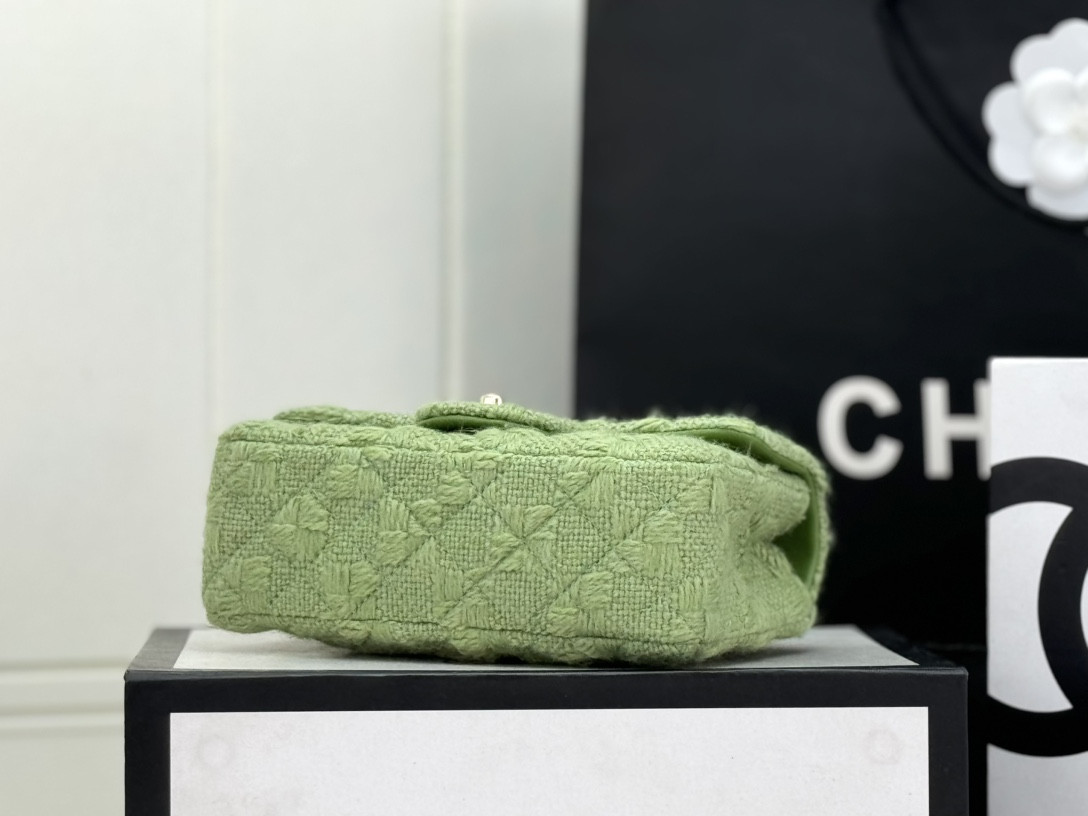 Ch**el MINI CLASSIC 11.12 HANDBAG 20 12 × 20 × 6 cm