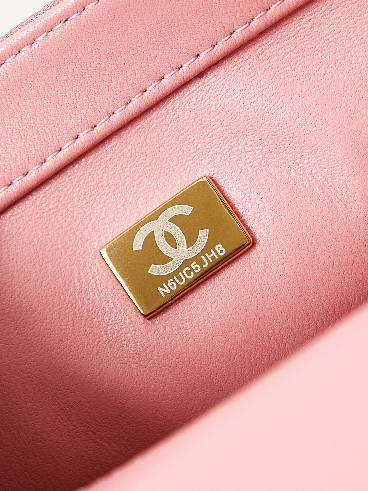 Ch**el Mini CF Rose Gold Hardware 20x15x7cm
