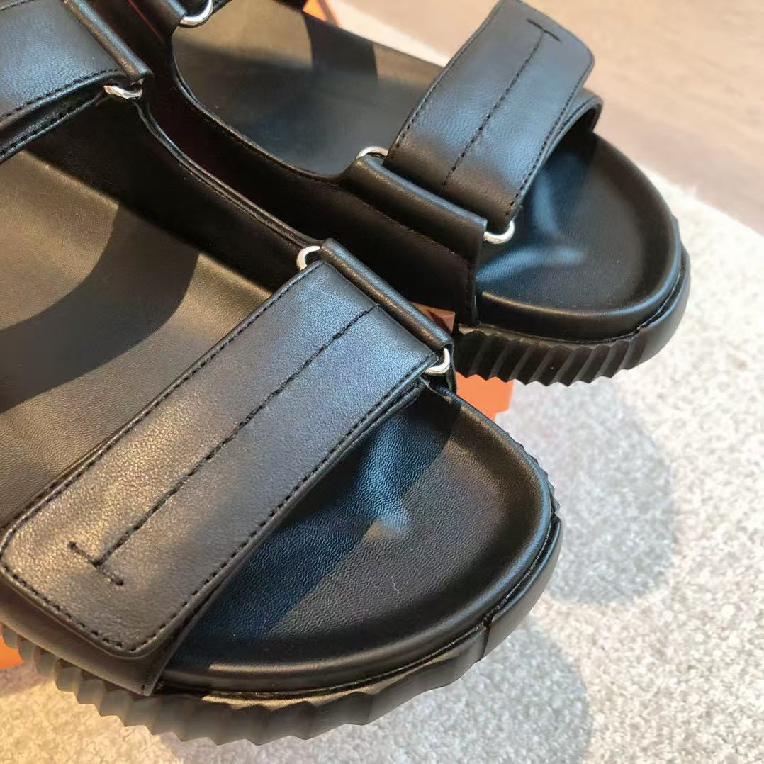UA H**me5 Junior sandal