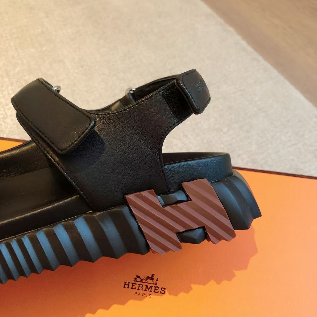 UA H**me5 Junior sandal