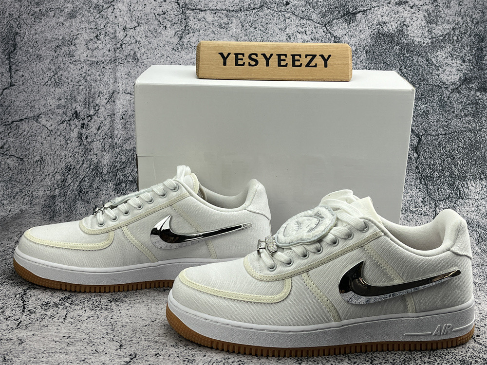 UA TRAVIS SCOTT X AIR FORCE 1 