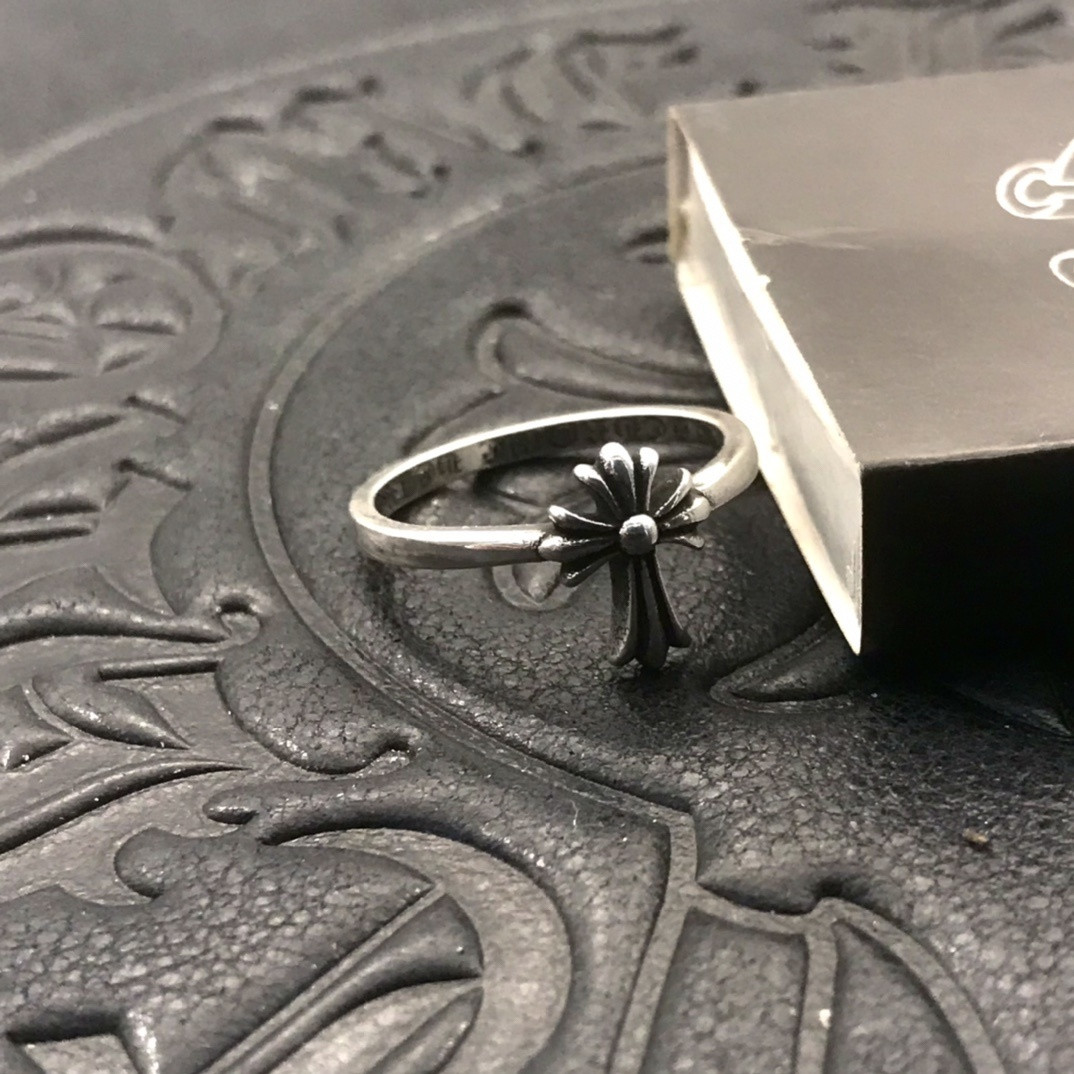 Ch*0me He**ts small cross flower ring