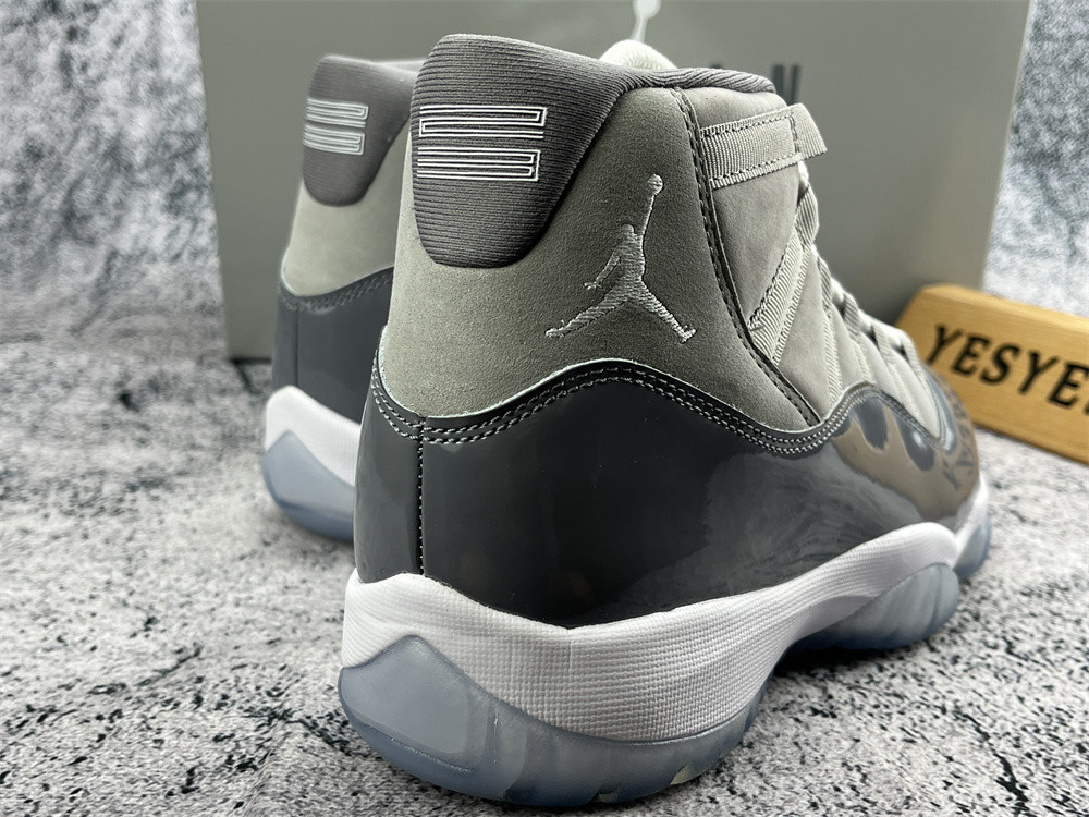 UA AIR JORDAN 11 RETRO